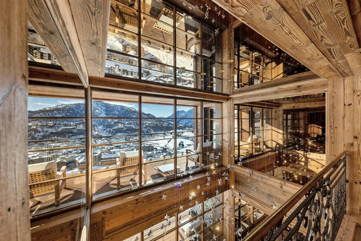 价值 2600 万美元的阿尔卑斯山最昂贵的小木屋是什么样子？ (2)