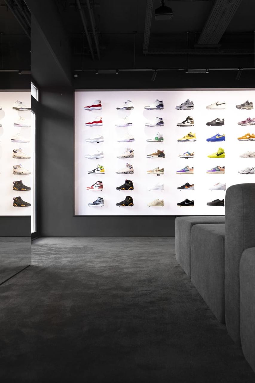 圣彼得堡多品牌服装鞋履店XXIII Sneaker Store|ART-Arrakis | 建筑室内设计的创新与灵感