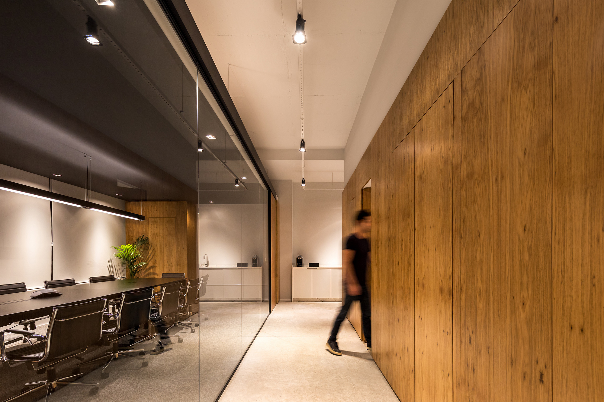 图片[4]|VLM|a律师事务所办公室–库里蒂巴|ART-Arrakis | 建筑室内设计的创新与灵感
