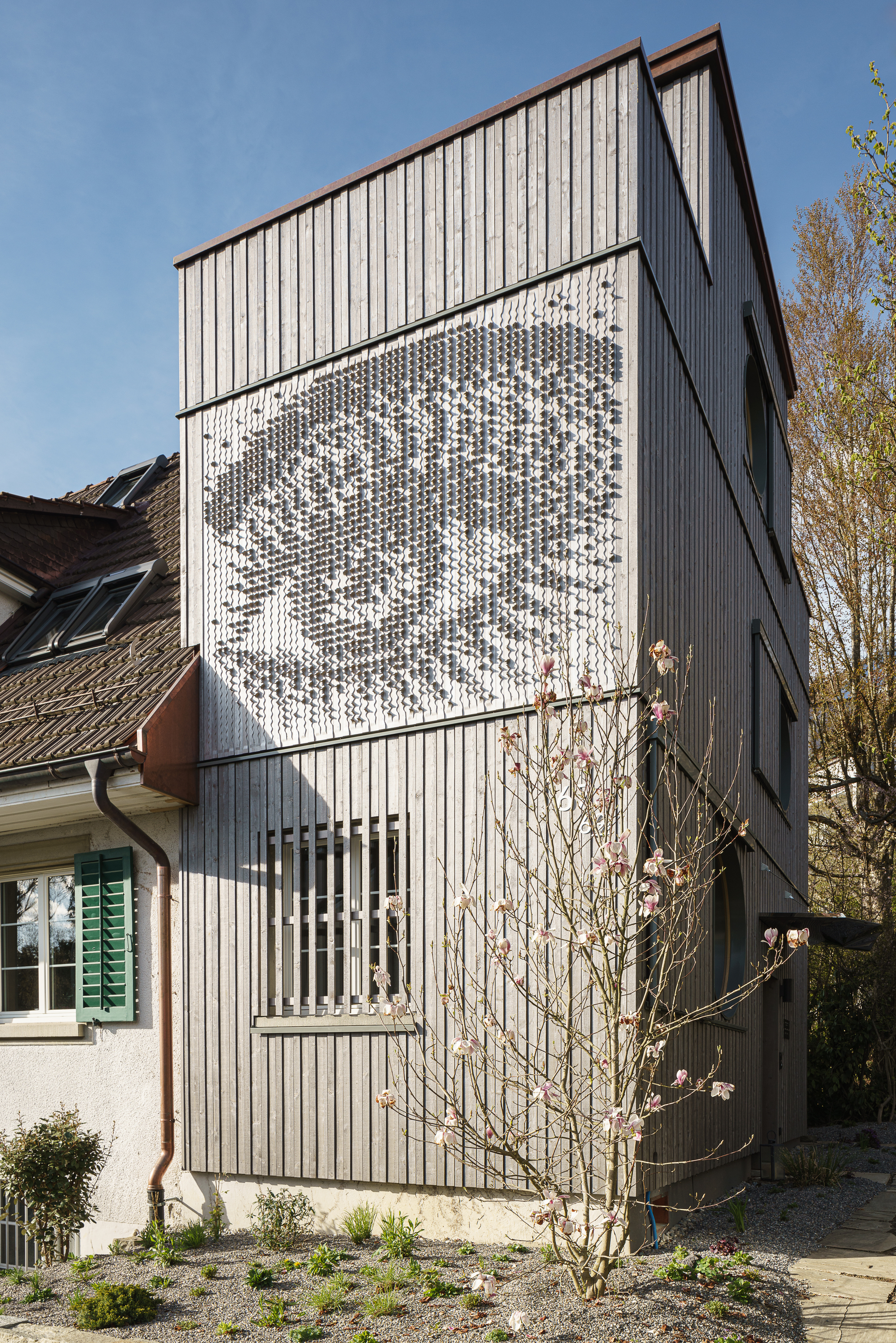 图片[1]|“三眼”屋 / Studio Anna Jach|ART-Arrakis | 建筑室内设计的创新与灵感