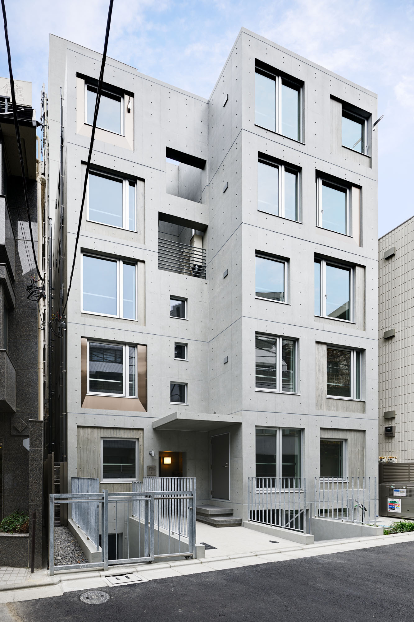 新宿 Astile 三号建筑 / Ryuichi Sasaki + Sasaki Architecture|ART-Arrakis | 建筑室内设计的创新与灵感