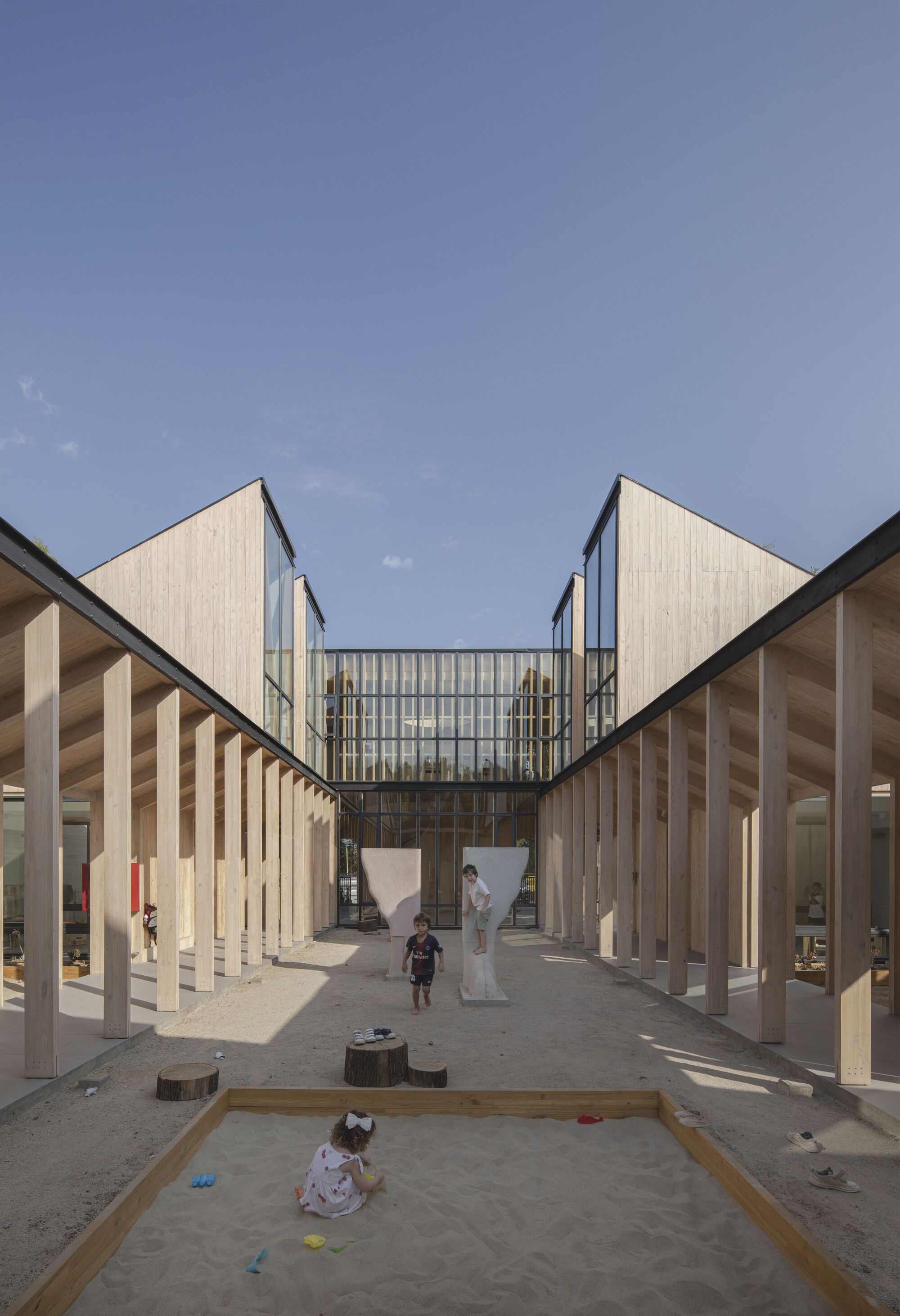 松木幼儿园 / Gonzalo Mardones Viviani|ART-Arrakis | 建筑室内设计的创新与灵感