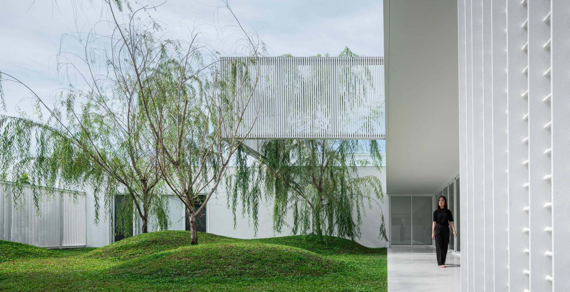 图片[1]|开放与私密，五组庭院的屏风面纱之家 / Ayutt and Associates design|ART-Arrakis | 建筑室内设计的创新与灵感