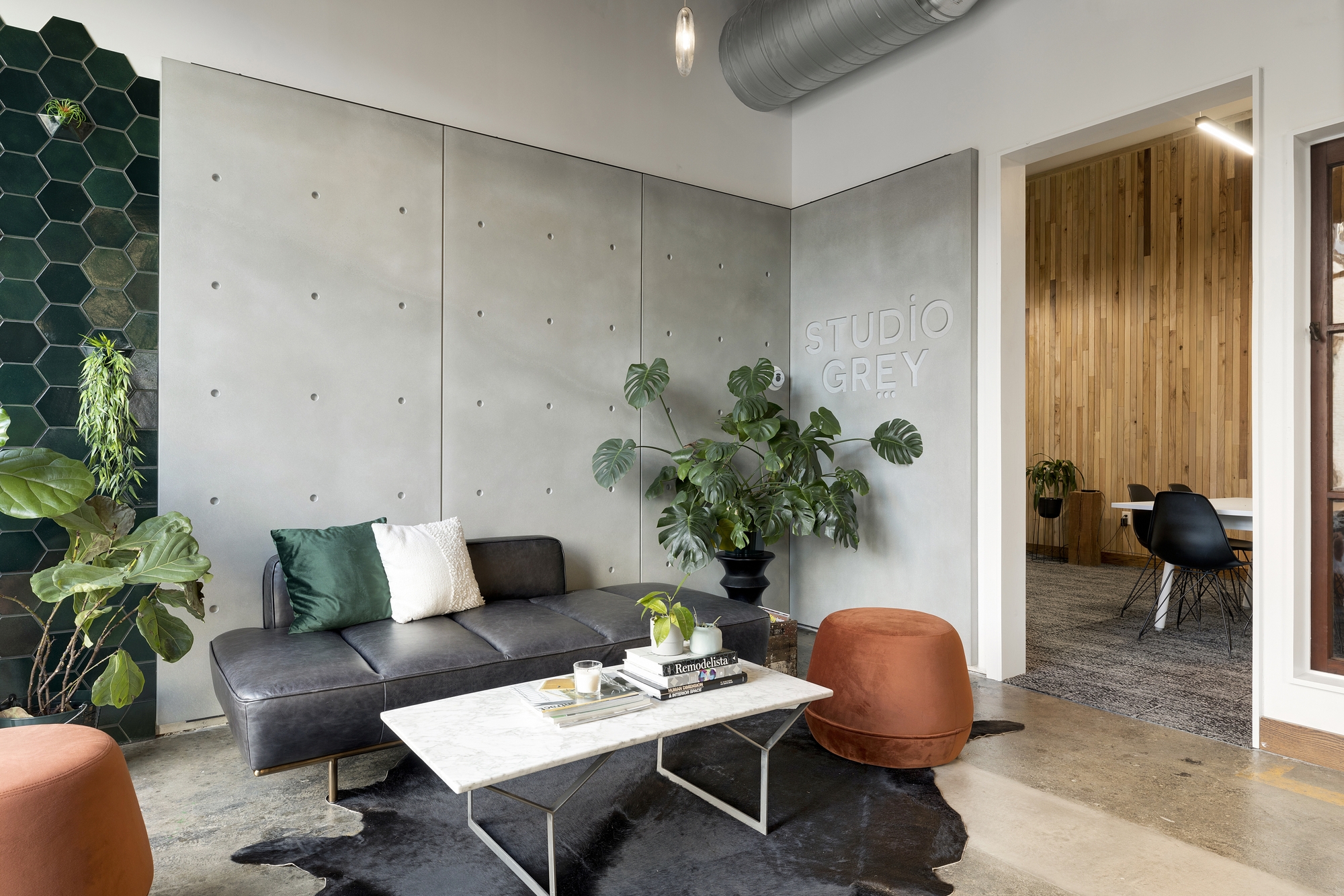 图片[2]|灰色工作室办公室——明尼阿波利斯|ART-Arrakis | 建筑室内设计的创新与灵感