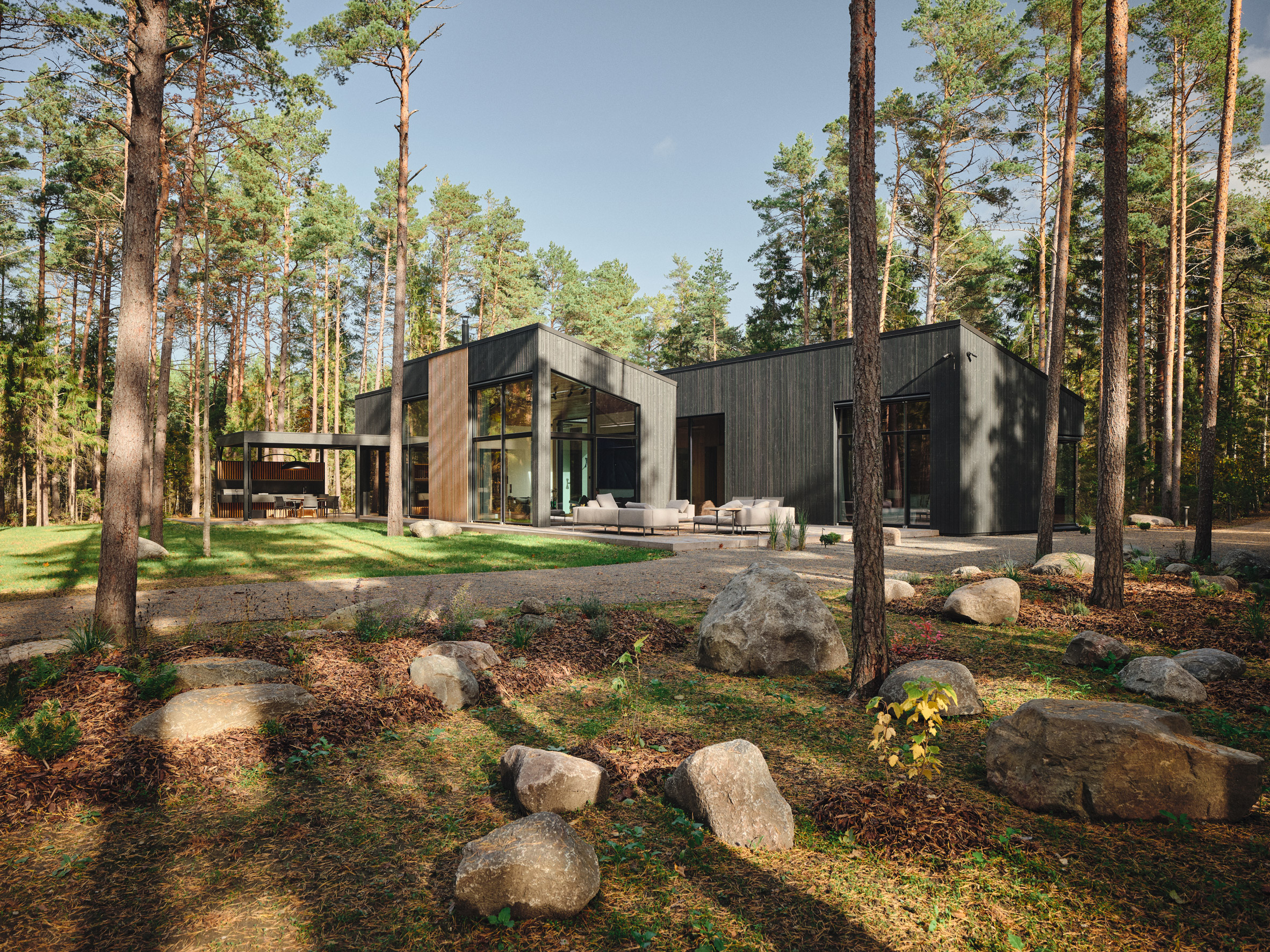 Hanna Karits使用木材为爱沙尼亚度假屋打造“通风宽敞”的室内空间|ART-Arrakis | 建筑室内设计的创新与灵感
