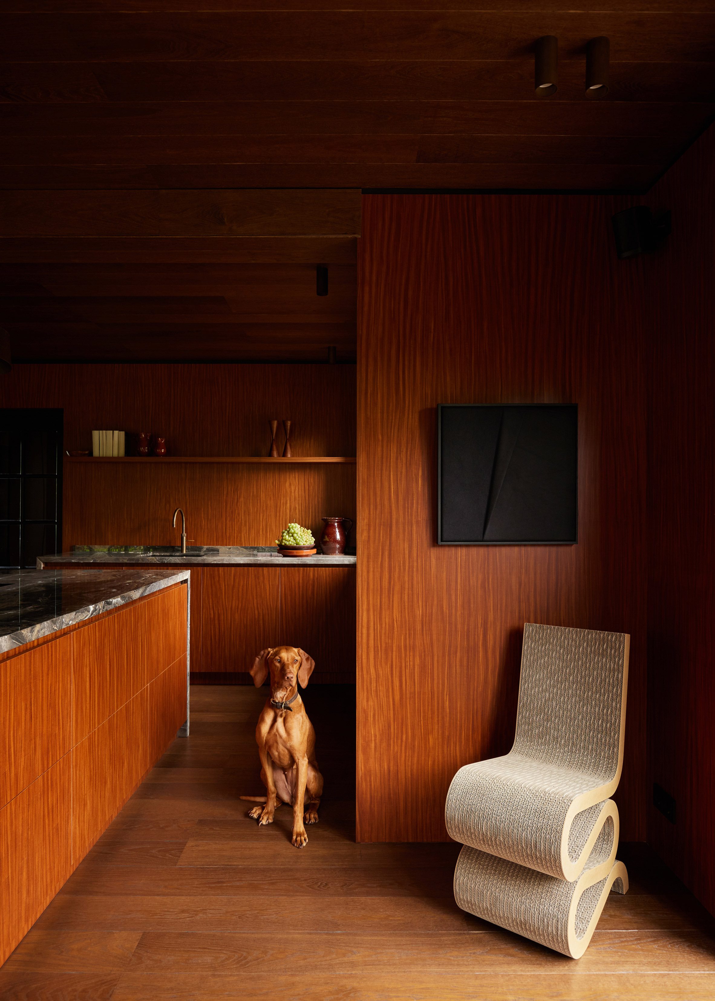 DAB Studio为荷兰家庭的厨房布置了橡木和非洲木|ART-Arrakis | 建筑室内设计的创新与灵感