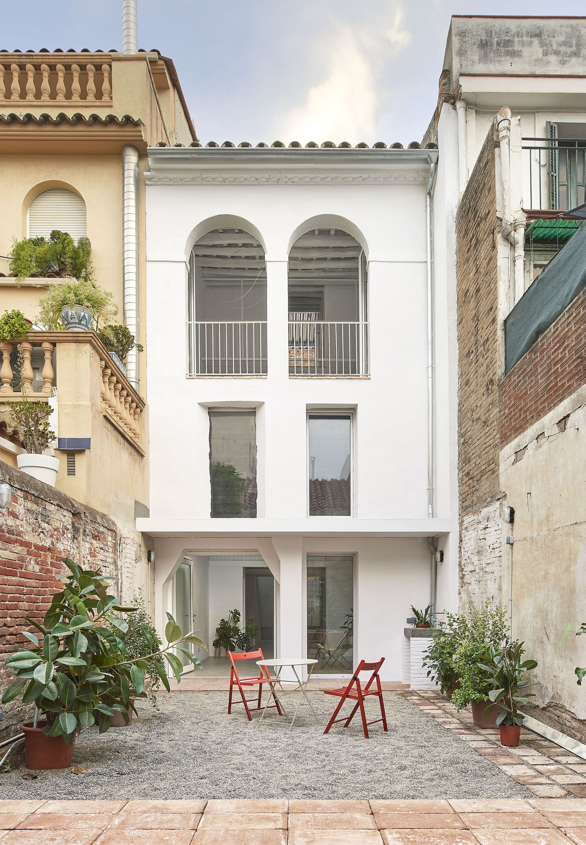 对角线上的通高空间，巴塞罗那工作室住宅 / andrea + joan arquitectes|ART-Arrakis | 建筑室内设计的创新与灵感