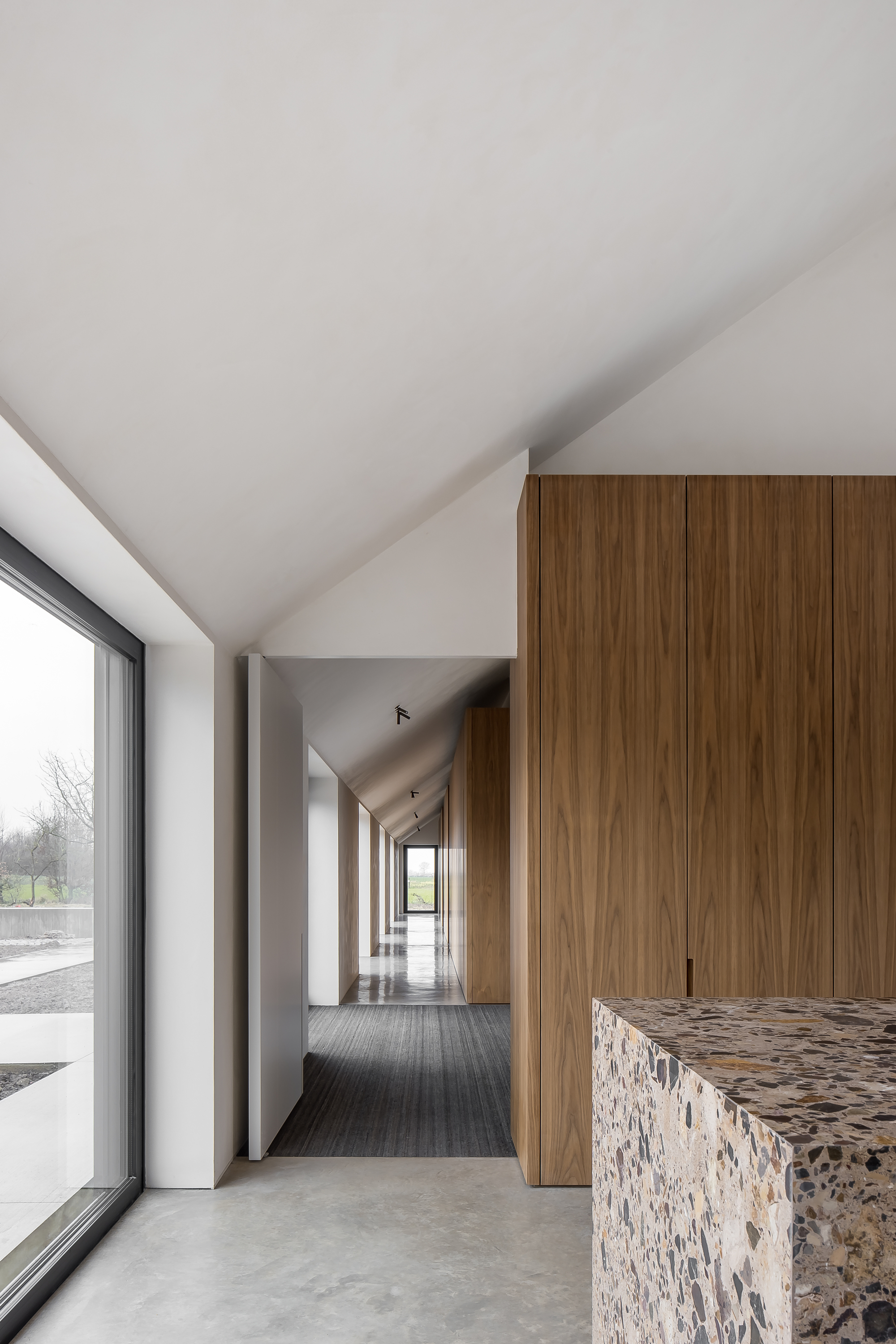 图片[2]|Moróro 户外概念公司新总部 / Minus Interior Architects|ART-Arrakis | 建筑室内设计的创新与灵感