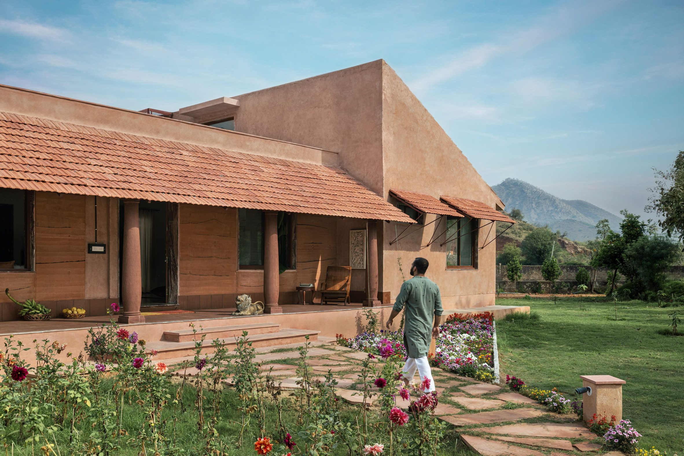 素描设计工作室为拉贾斯坦邦的房子重新诠释了南印度的传统|ART-Arrakis | 建筑室内设计的创新与灵感