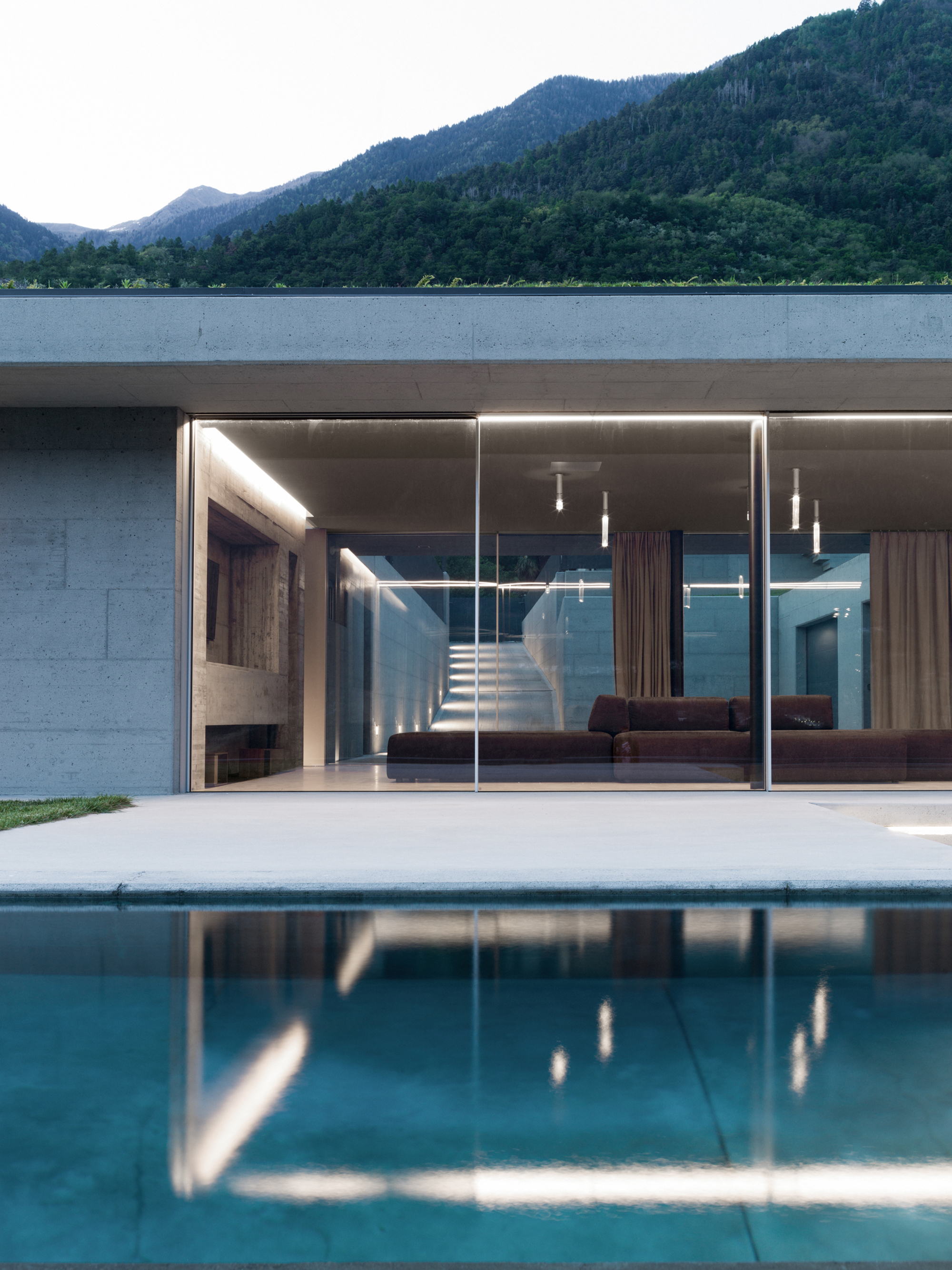 意大利北部G住宅，群山间的隐秘露台 / Architetto Alfredo Vanotti|ART-Arrakis | 建筑室内设计的创新与灵感