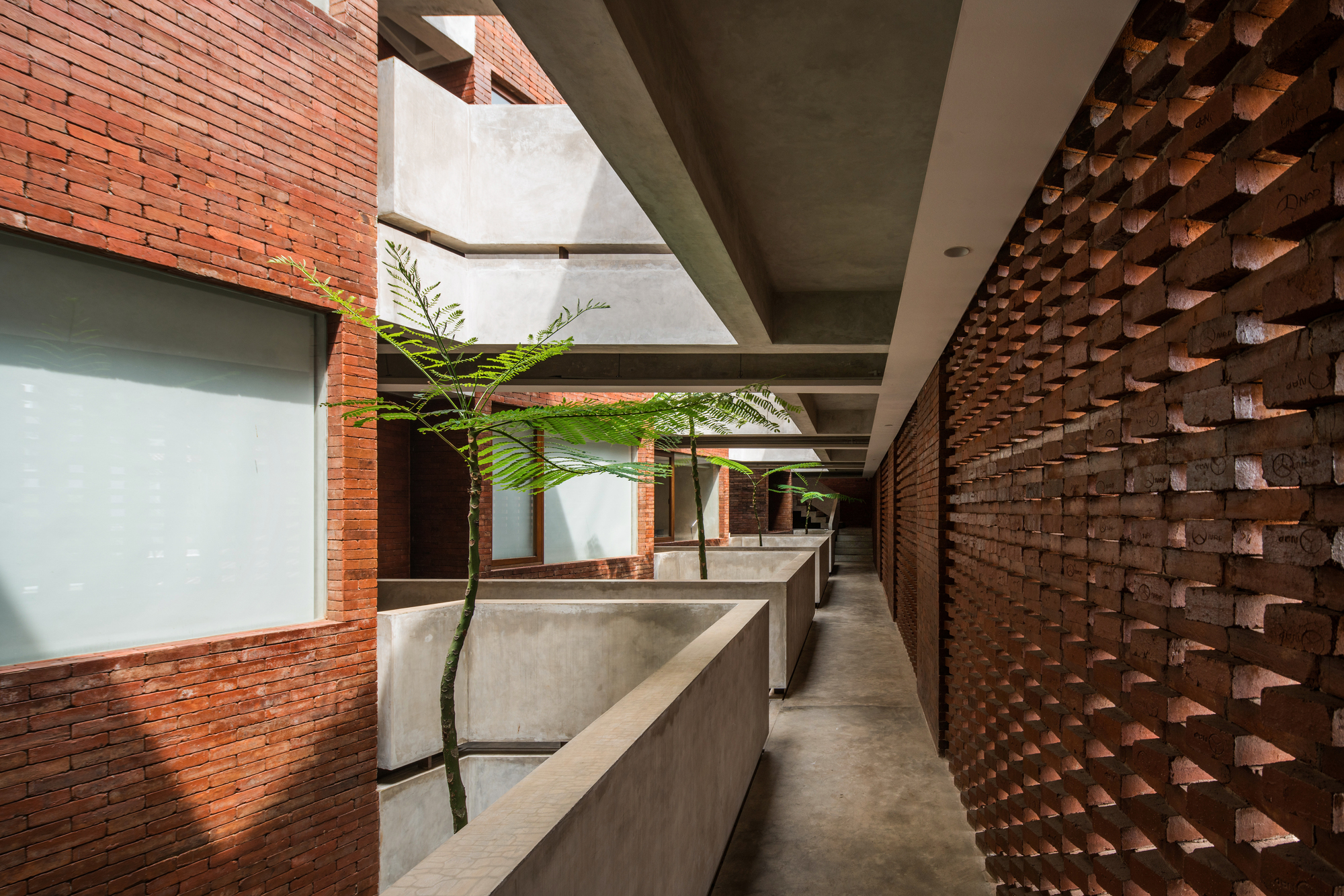 图片[3]|红砖住宅 Kos Haji Baun / FFFAAARRR|ART-Arrakis | 建筑室内设计的创新与灵感