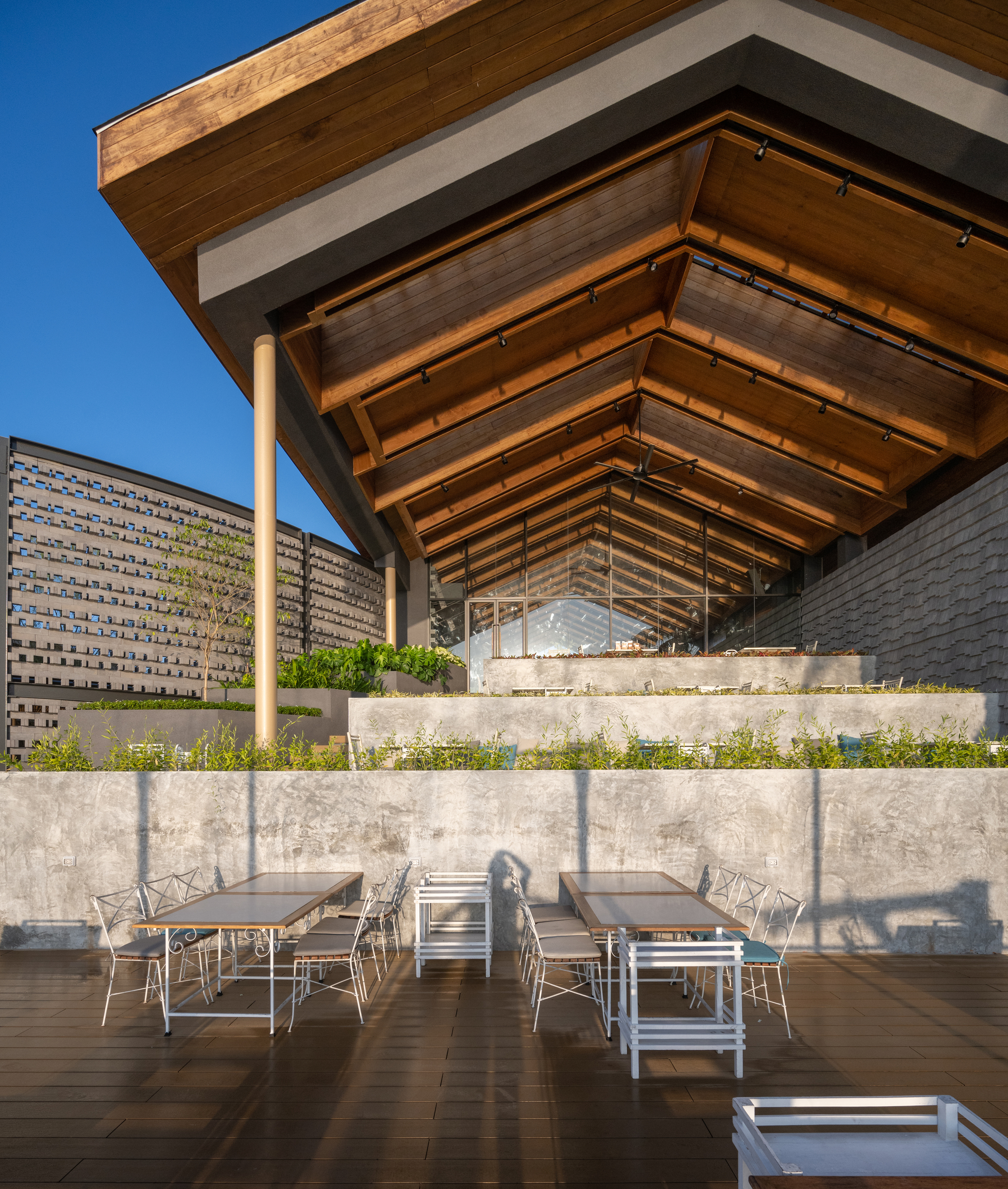 泰国‘水上之家’餐厅 / Looklen Architects|ART-Arrakis | 建筑室内设计的创新与灵感