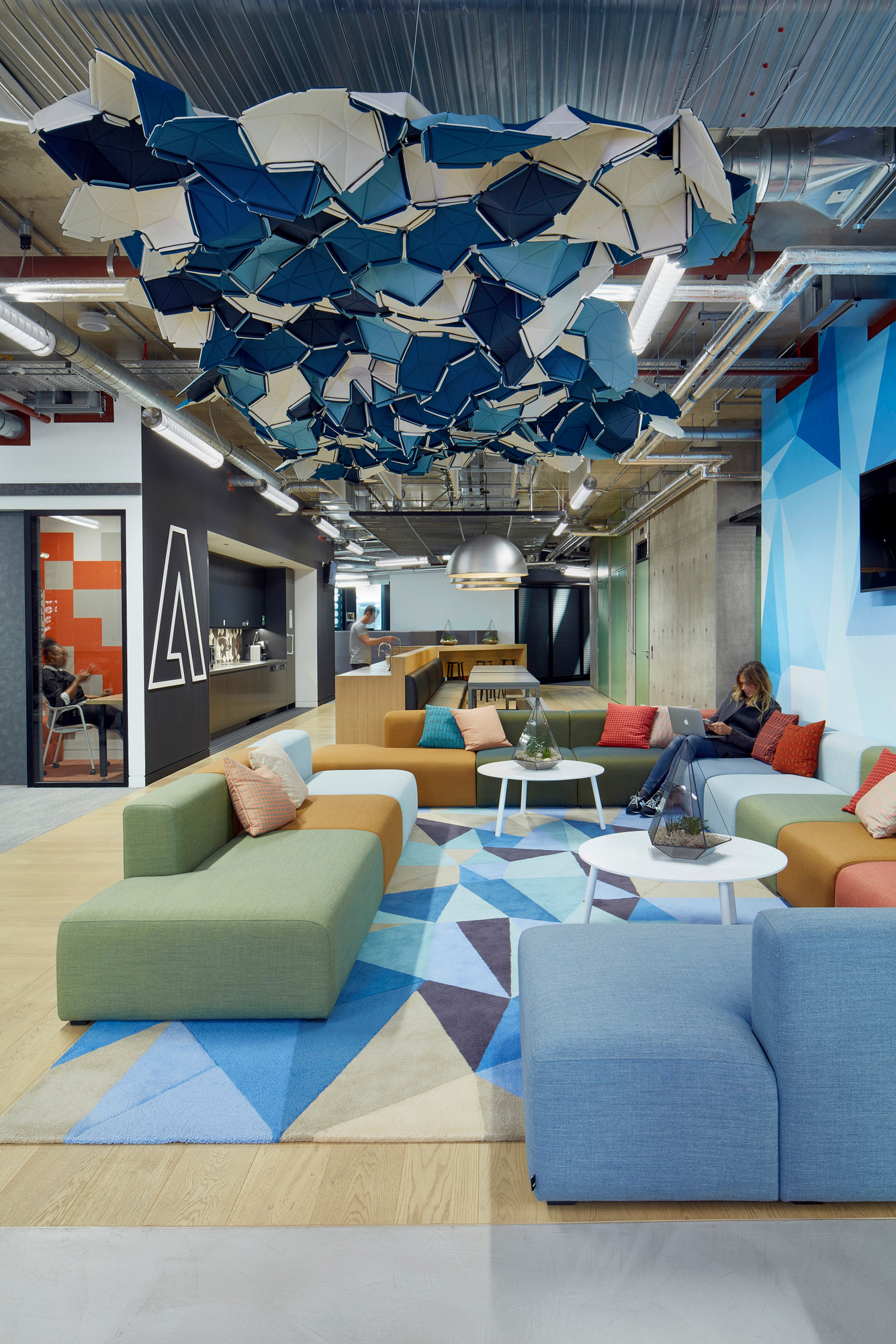 图片[3]|Adobe办公室——伦敦|ART-Arrakis | 建筑室内设计的创新与灵感
