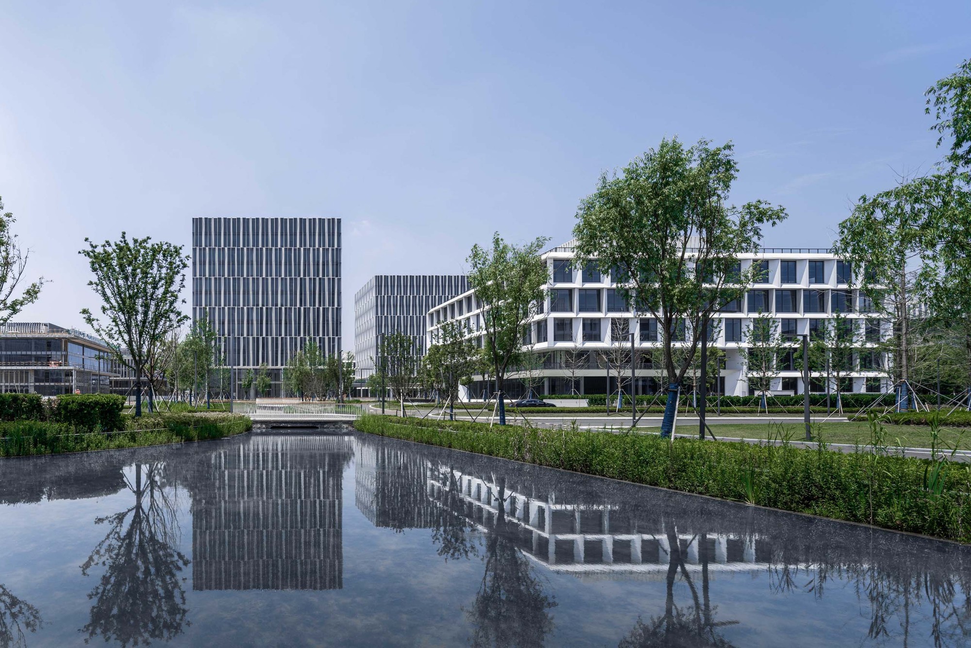 上海漕河泾科技绿洲四期 / gmp 建筑事务所|ART-Arrakis | 建筑室内设计的创新与灵感