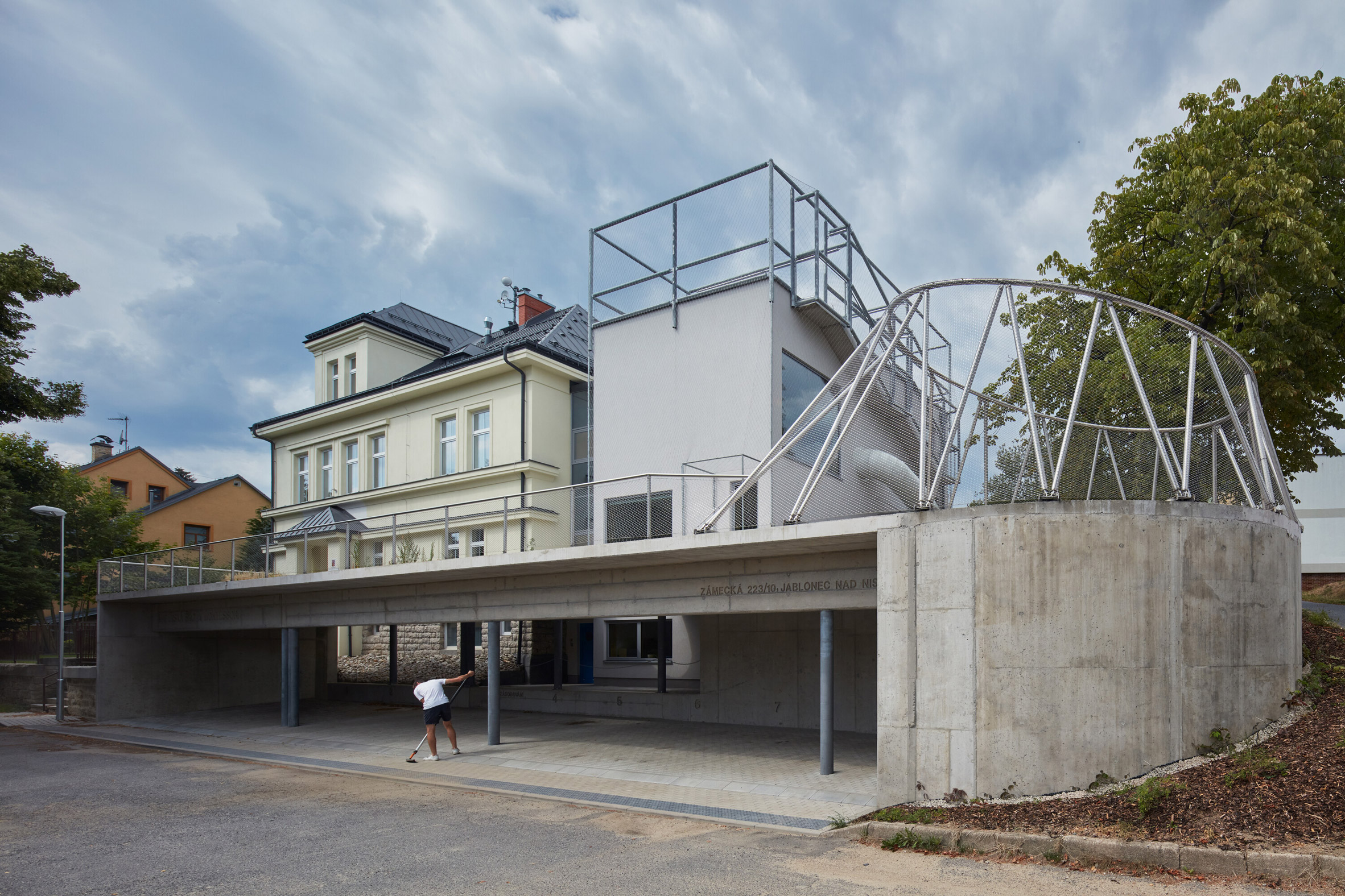 Mjölk Architekti为蒙特梭利幼儿园创造了“美妙而有趣的地方”|ART-Arrakis | 建筑室内设计的创新与灵感