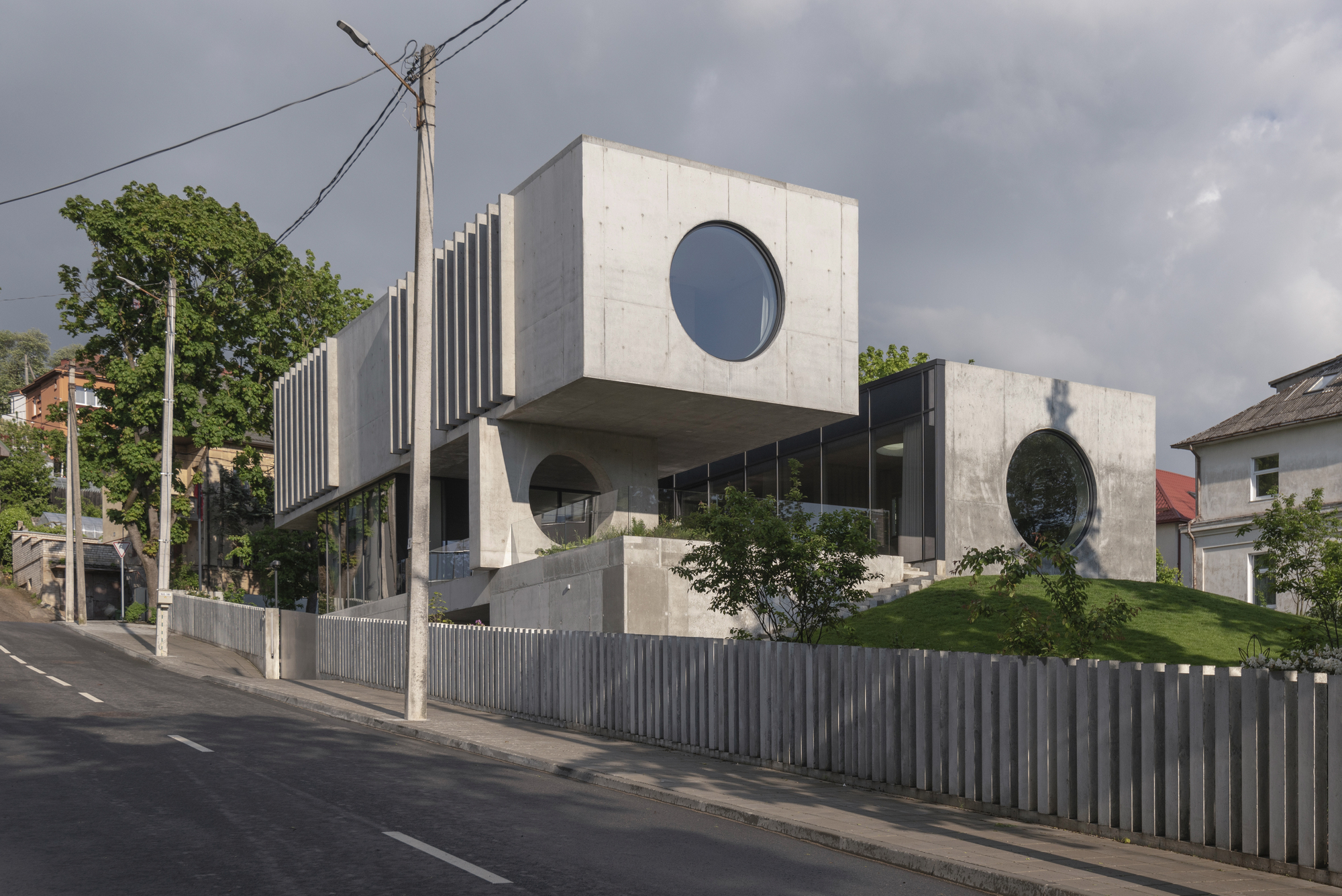现代主义混凝土住宅，考纳斯之家 / Architectural Bureau G.Natkevicius & Partners|ART-Arrakis | 建筑室内设计的创新与灵感