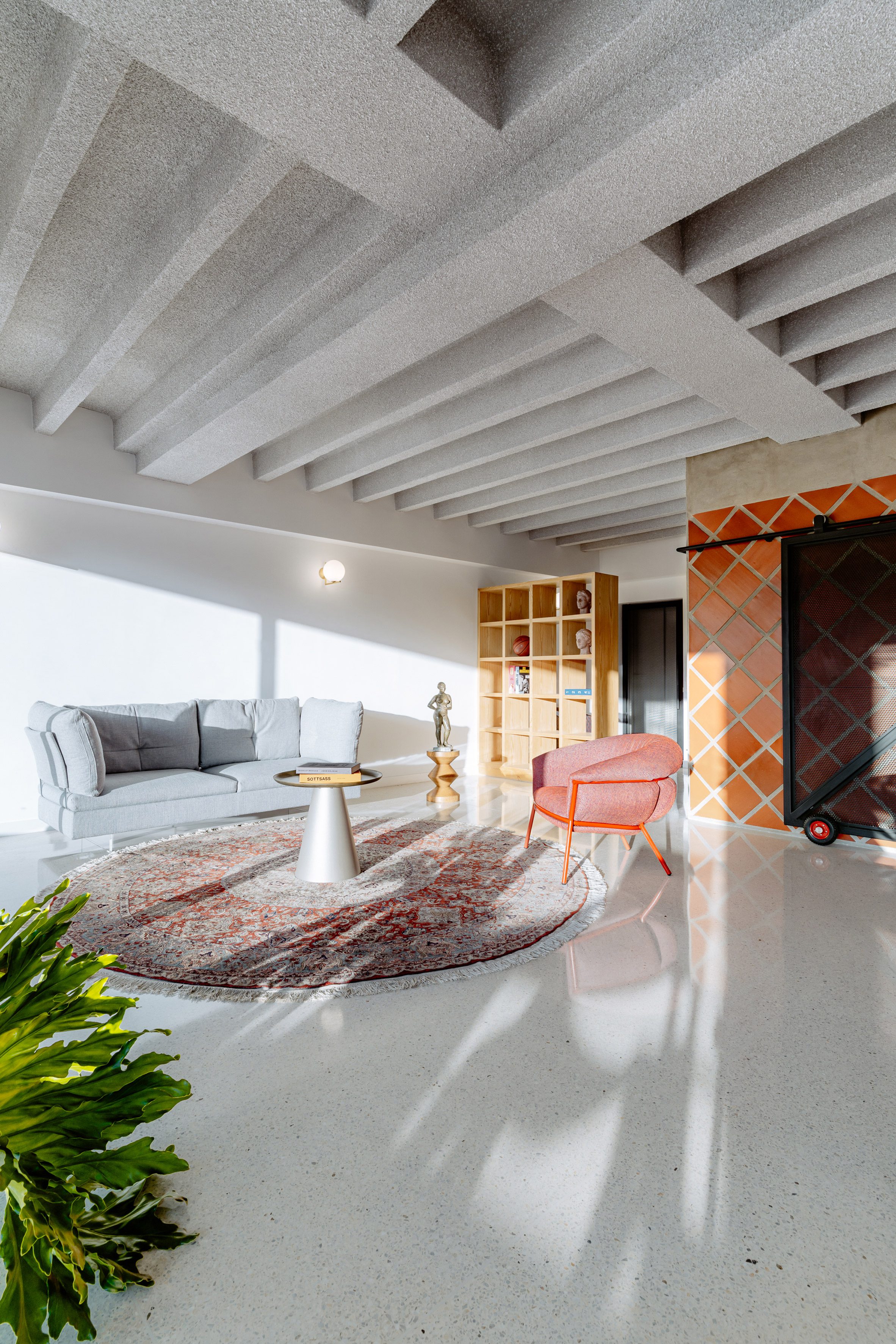 加拉加斯工作室为加拉加斯的公寓注入了20世纪80年代的工业优势|ART-Arrakis | 建筑室内设计的创新与灵感
