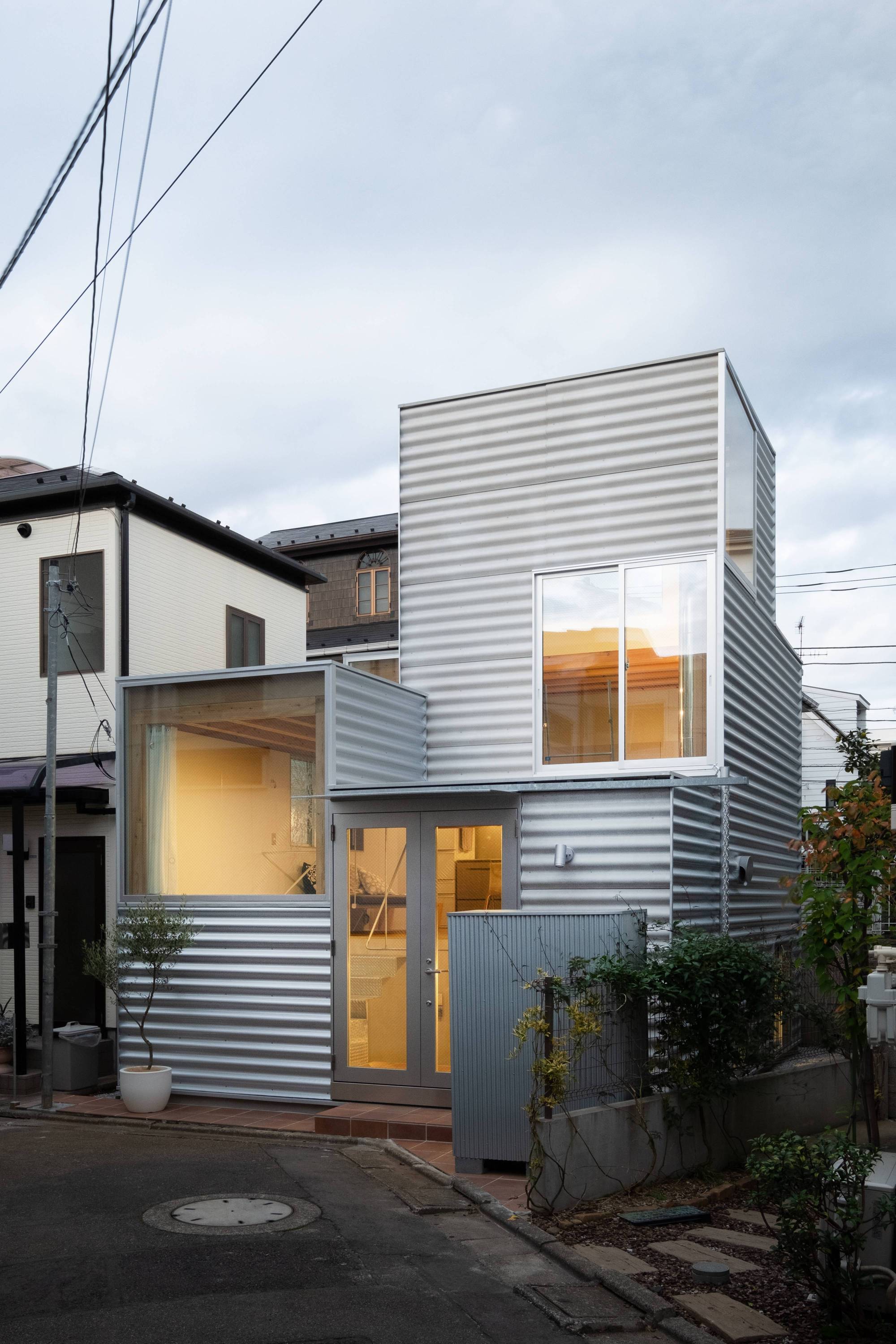 体块堆叠，东京之家 / 畝森泰行建筑设计事务所|ART-Arrakis | 建筑室内设计的创新与灵感