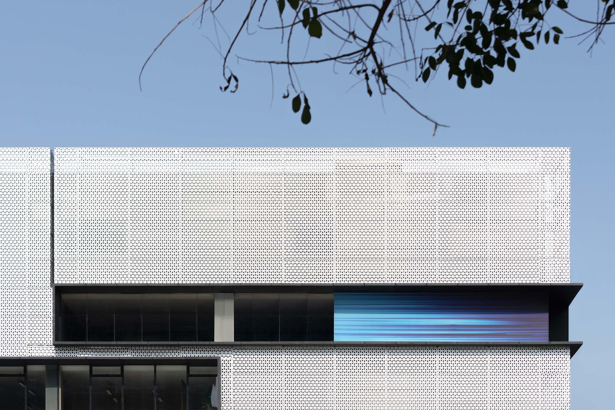 图片[2]|成都BMW宝马体验中心 / 朱海博建筑设计事务所|ART-Arrakis | 建筑室内设计的创新与灵感