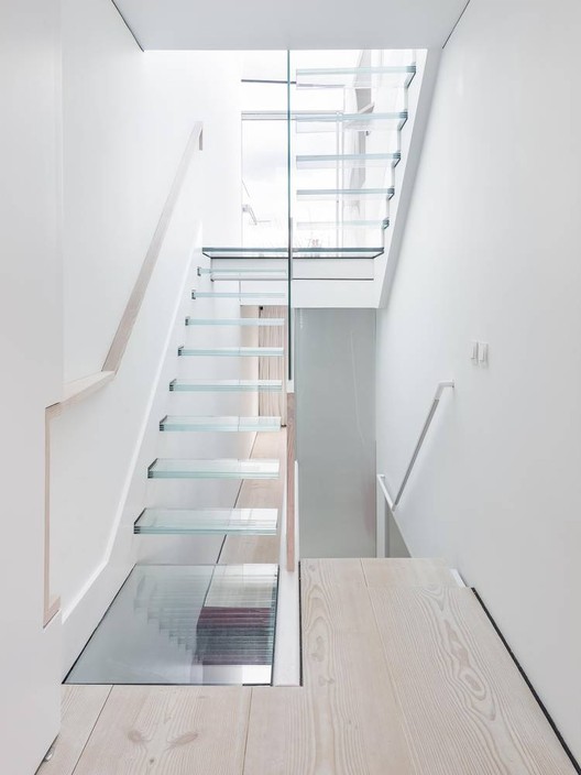 图片[10]|混凝土、木材、钢铁和玻璃：如何选择楼梯材质？|ART-Arrakis | 建筑室内设计的创新与灵感