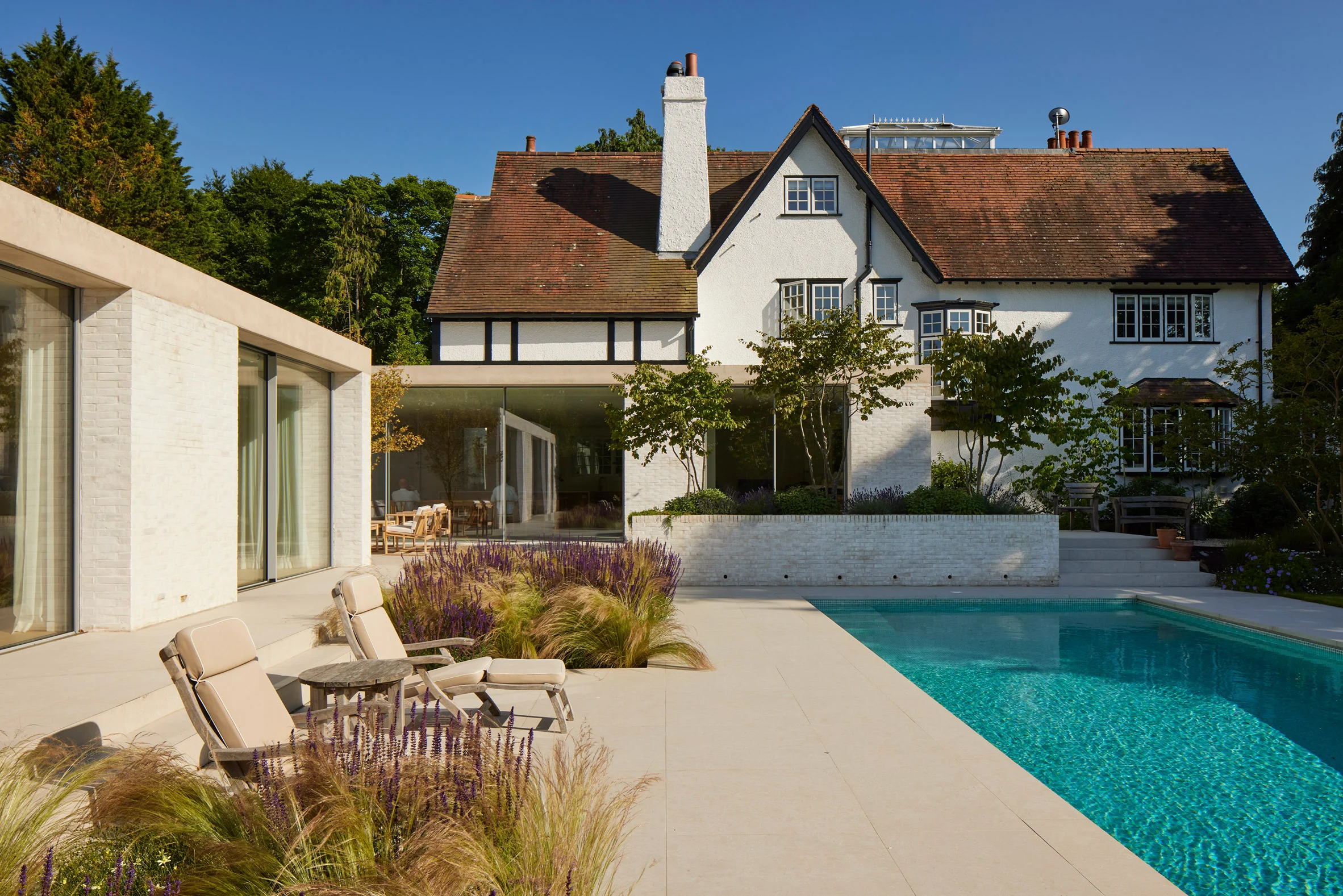 Ström Architects为传统英国房屋增添了现代延伸|ART-Arrakis | 建筑室内设计的创新与灵感