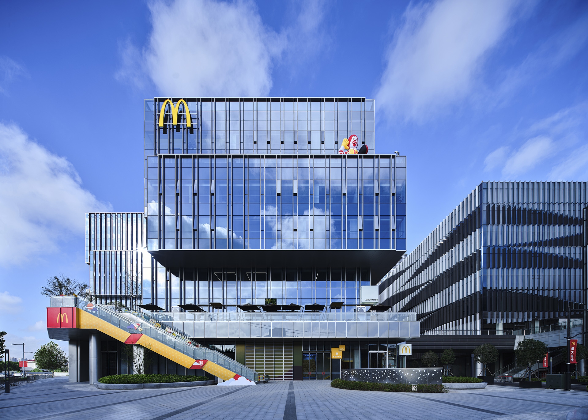 麦当劳CUBE旗舰餐厅上海|ART-Arrakis | 建筑室内设计的创新与灵感