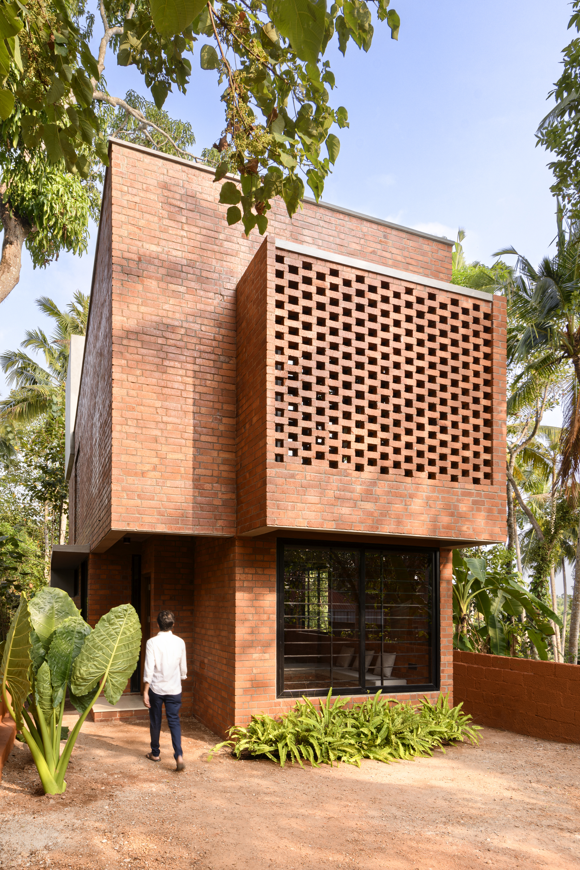 狭地砖屋 / Srijit Srinivas Architects|ART-Arrakis | 建筑室内设计的创新与灵感