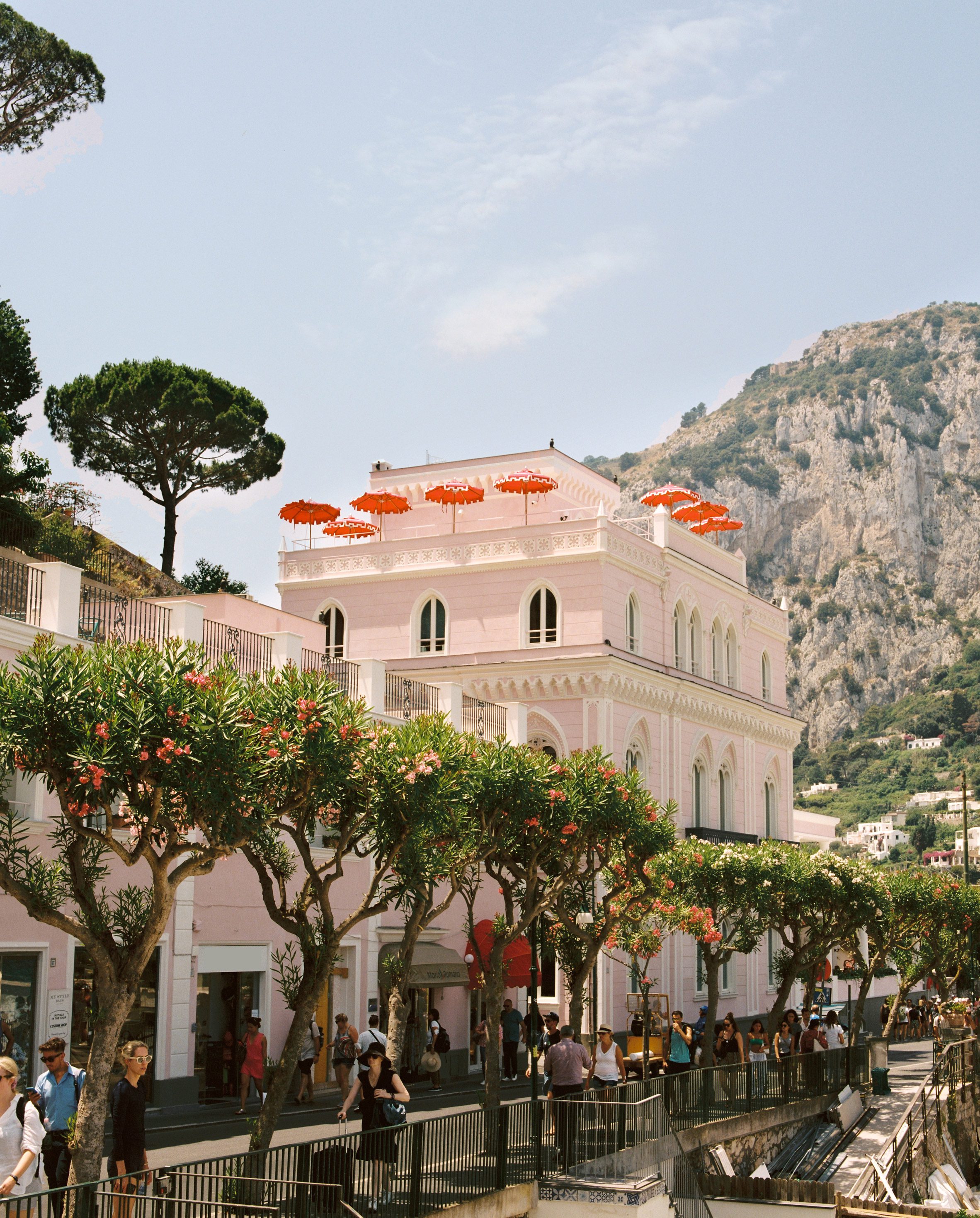 Il Capri酒店接受Graziella Buontempo和Arnaud Lacombe的粉红色改造|ART-Arrakis | 建筑室内设计的创新与灵感