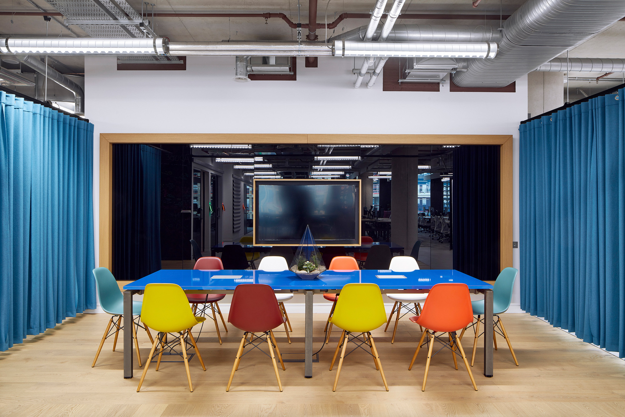 图片[13]|Adobe办公室——伦敦|ART-Arrakis | 建筑室内设计的创新与灵感