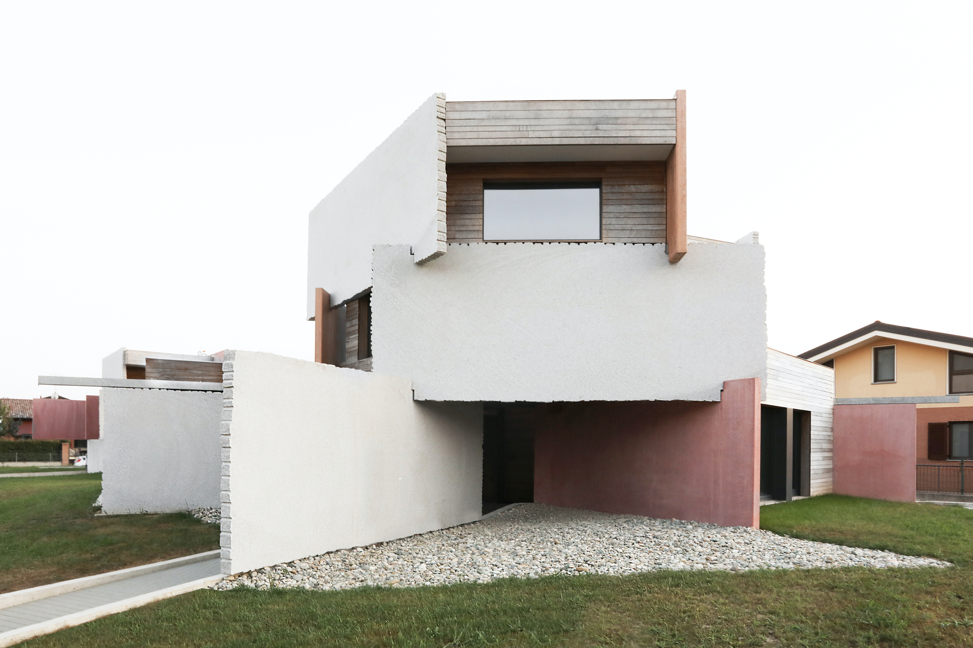 图片[1]|萨丁尼亚花岗岩板，纸牌屋 / Elastico Farm|ART-Arrakis | 建筑室内设计的创新与灵感