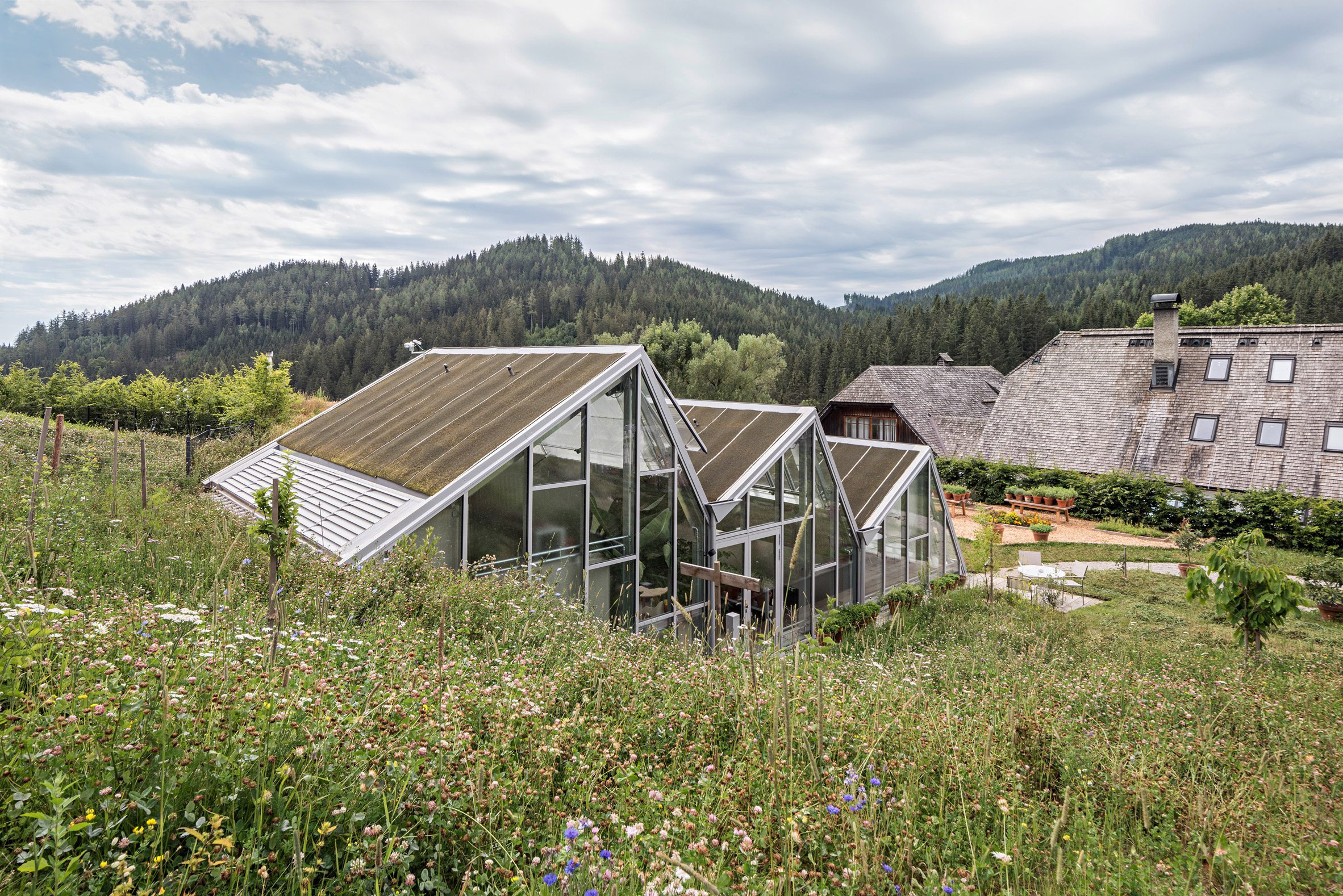 PPAG建筑师事务所为奥地利山坡餐厅增添建筑“村庄”|ART-Arrakis | 建筑室内设计的创新与灵感