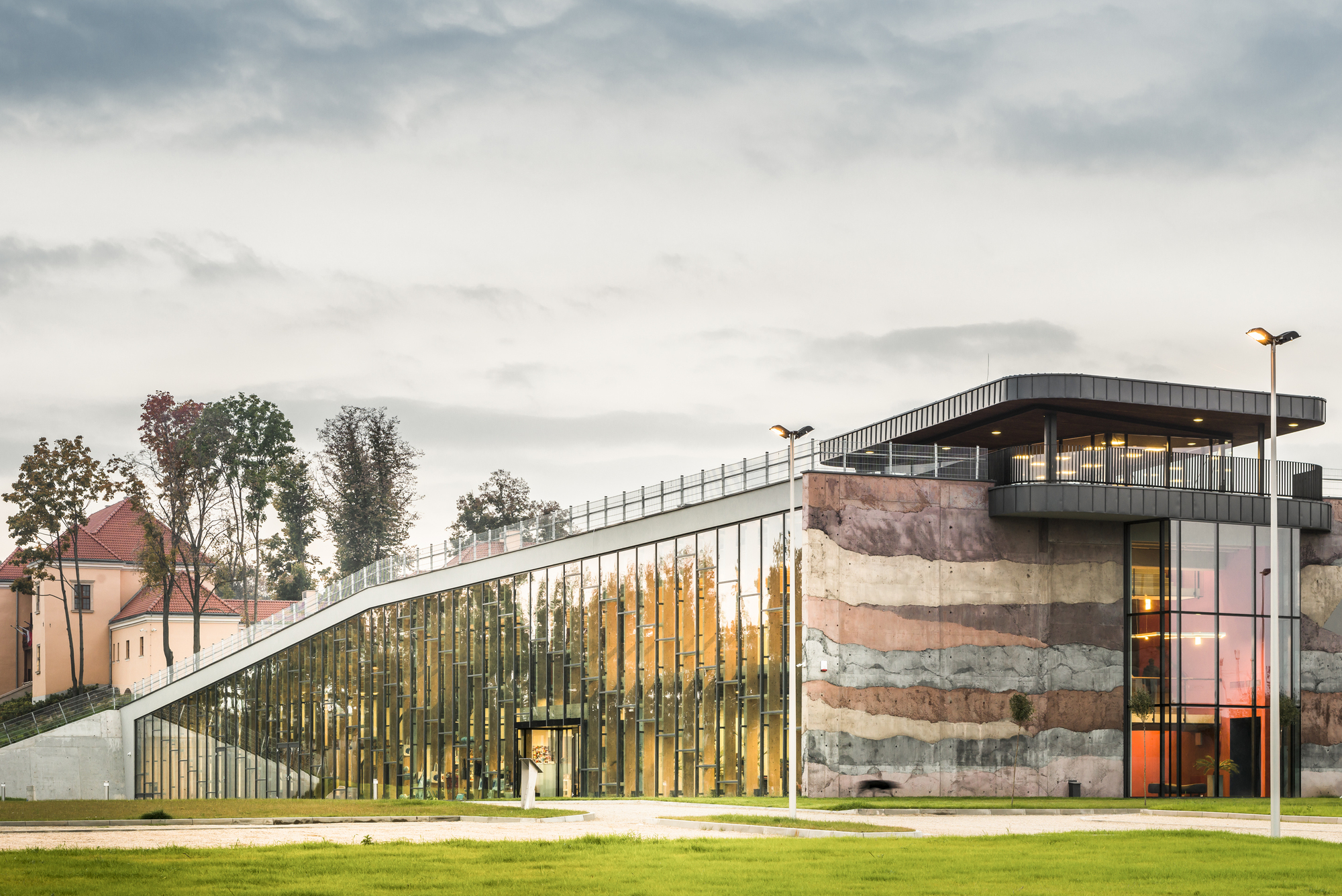 表皮对周边地质的映射，达芬奇区域科学中心 / eM4.Pracownia Architektury.Brataniec|ART-Arrakis | 建筑室内设计的创新与灵感