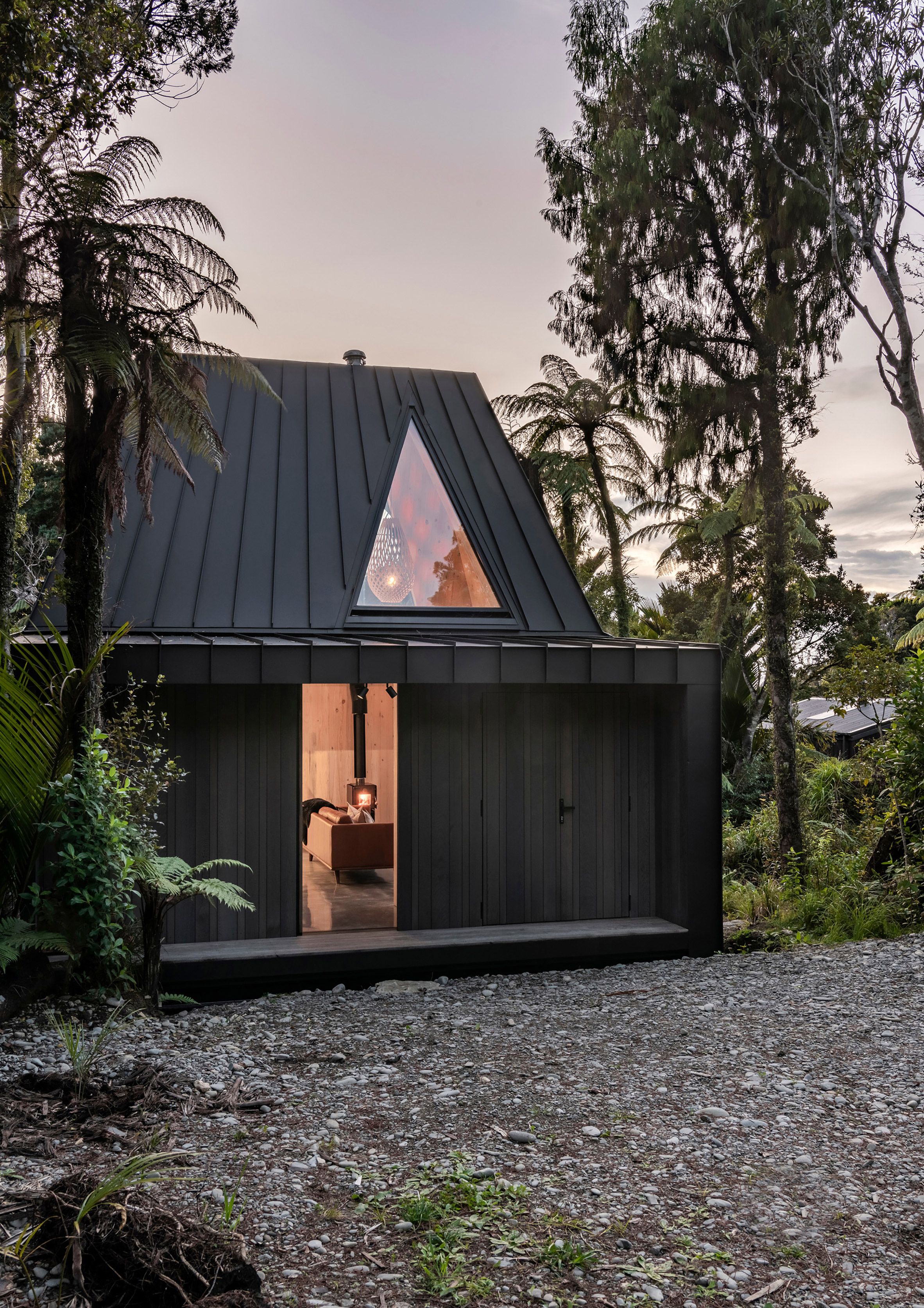 Fabric在新西兰雨林建造CLT度假小屋|ART-Arrakis | 建筑室内设计的创新与灵感
