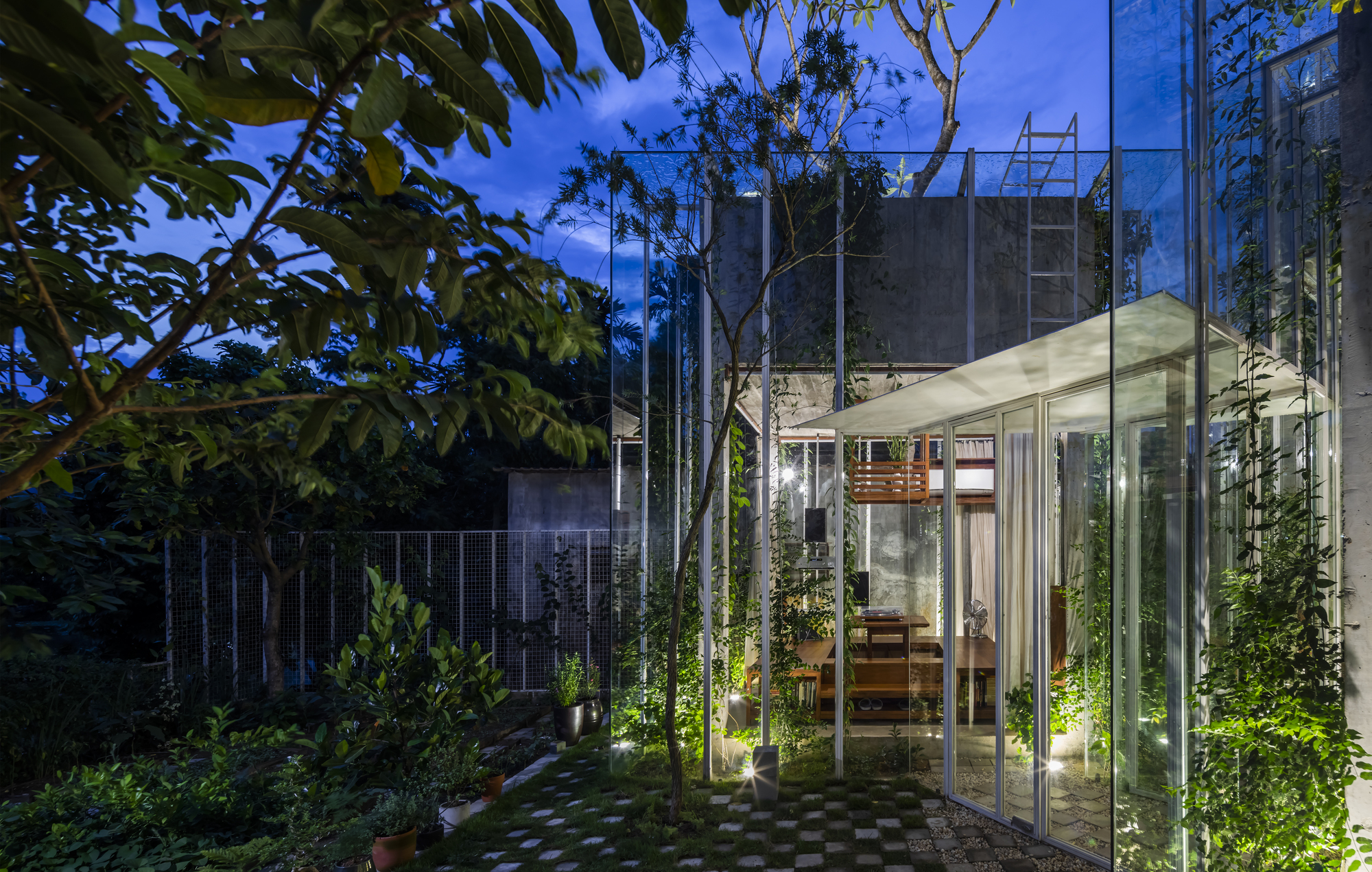 图片[8]|与森林共生的玻璃盒，Labri 住宅 / Nguyen Khai Architects & Associates|ART-Arrakis | 建筑室内设计的创新与灵感