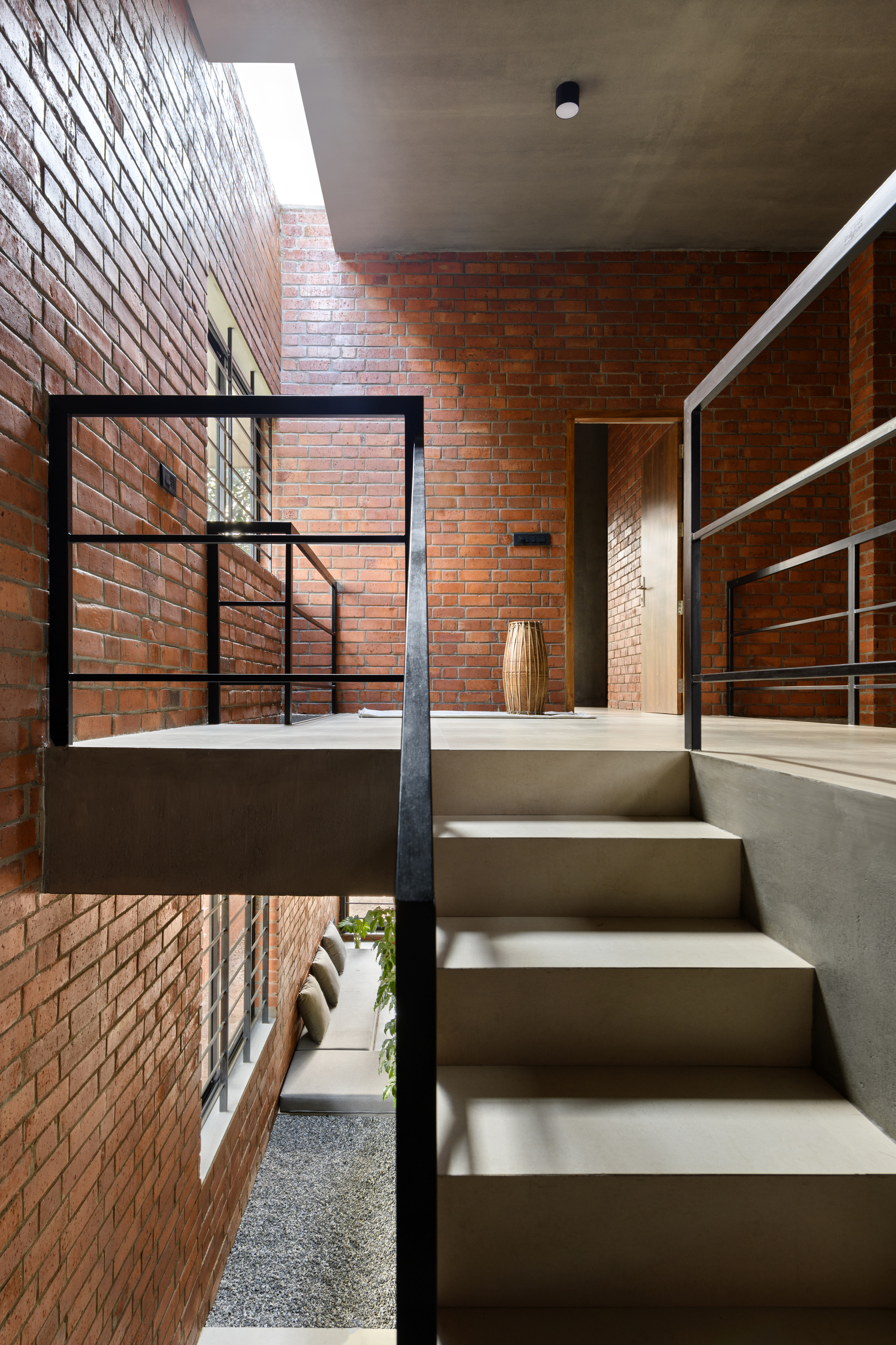 图片[4]|狭地砖屋 / Srijit Srinivas Architects|ART-Arrakis | 建筑室内设计的创新与灵感