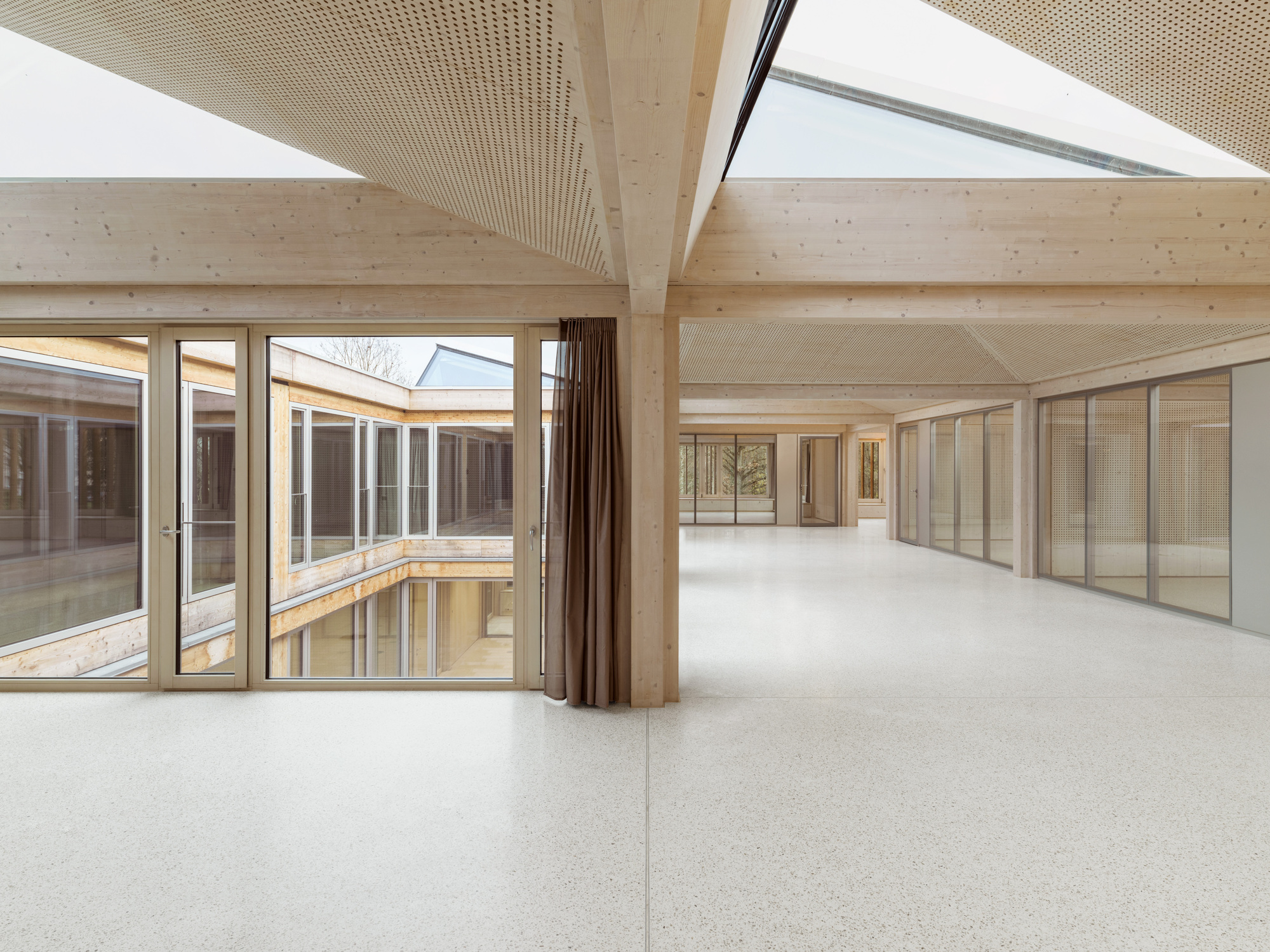 图片[2]|褶皱屋顶，德国国际合作学院 / Waechter + Waechter Architekten|ART-Arrakis | 建筑室内设计的创新与灵感