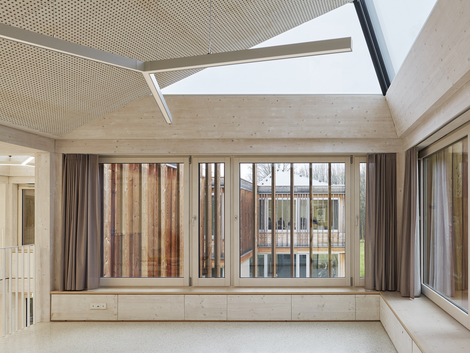 图片[4]|褶皱屋顶，德国国际合作学院 / Waechter + Waechter Architekten|ART-Arrakis | 建筑室内设计的创新与灵感