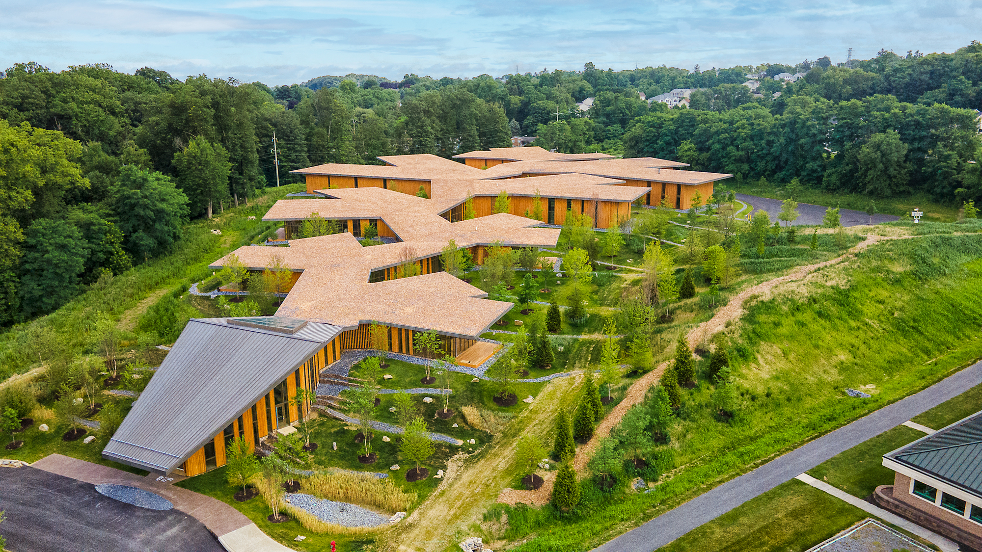 根据地质种‘树建筑’，JST 哈里斯堡生产工程中心 / 芦泽龙一事务所 & Arcari + Iovino  Architects|ART-Arrakis | 建筑室内设计的创新与灵感