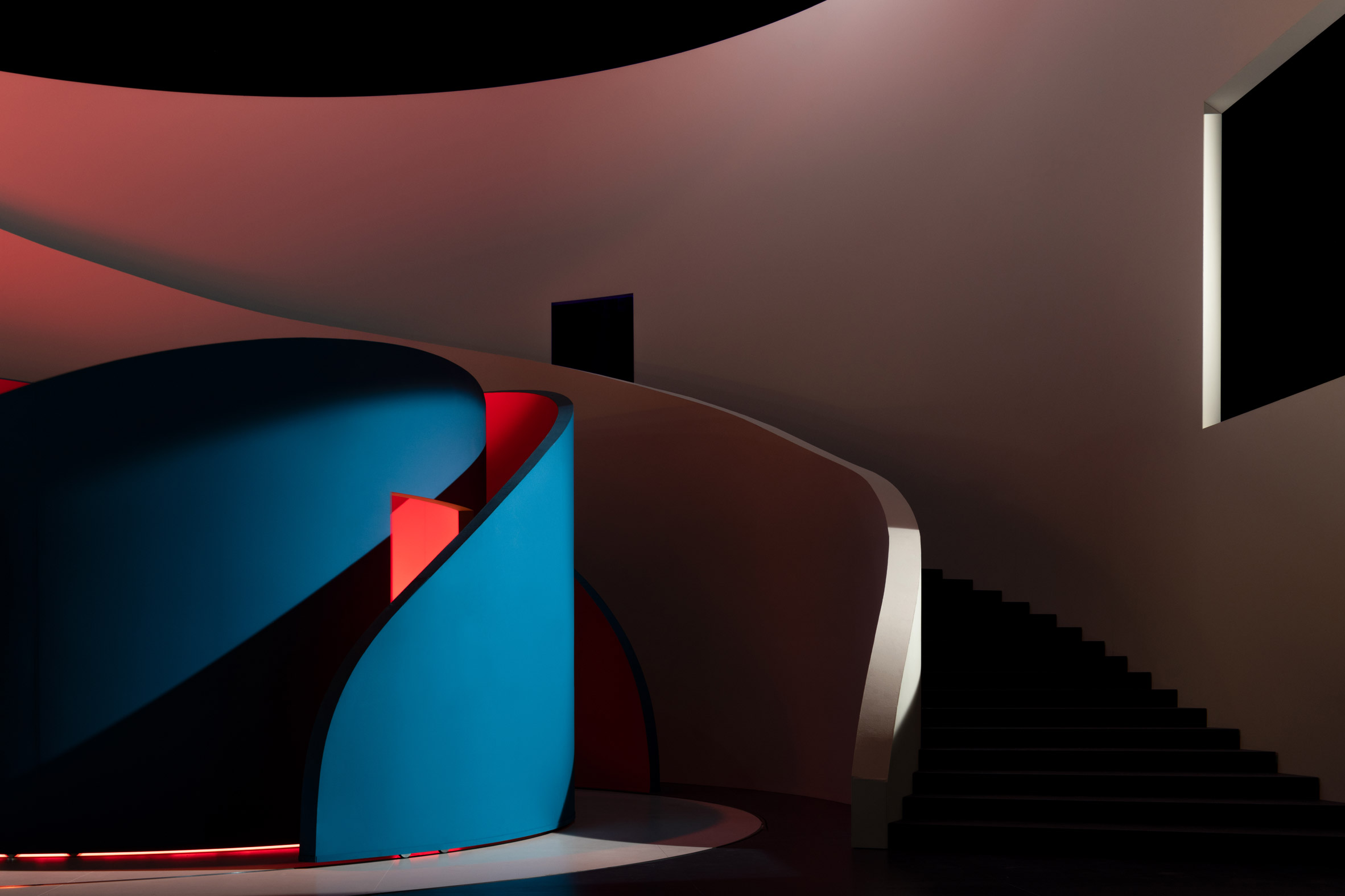 Pierre Yovanovitch在巴塞尔歌剧院为威尔第的《弄臣》创作了一套具有感人元素的布景|ART-Arrakis | 建筑室内设计的创新与灵感