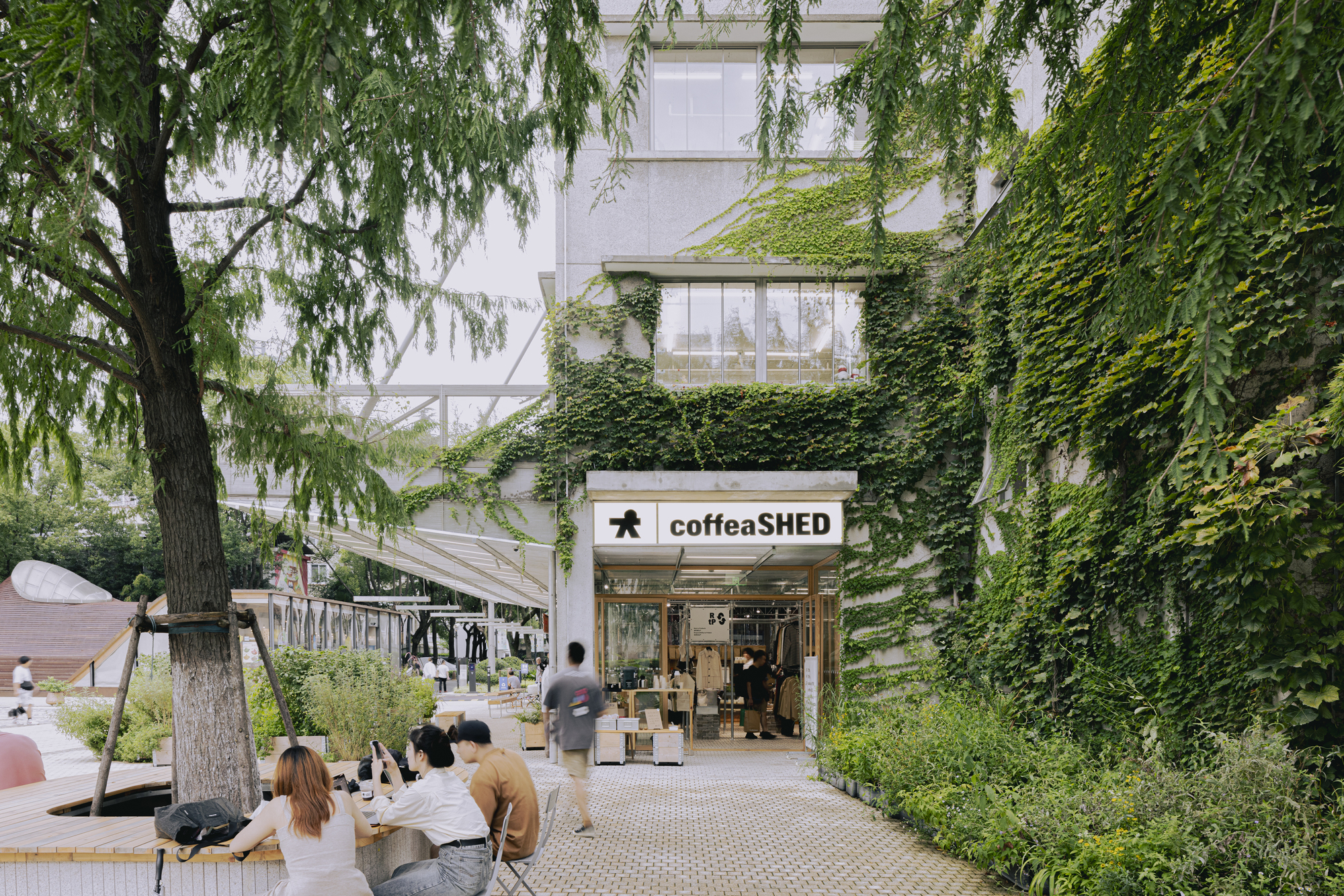 图片[1]|coffea SHED上生新所店 / 小大建筑|ART-Arrakis | 建筑室内设计的创新与灵感