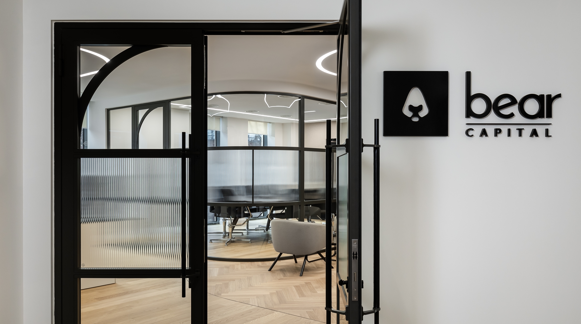 图片[2]|Bear Capital办公室-里士满|ART-Arrakis | 建筑室内设计的创新与灵感