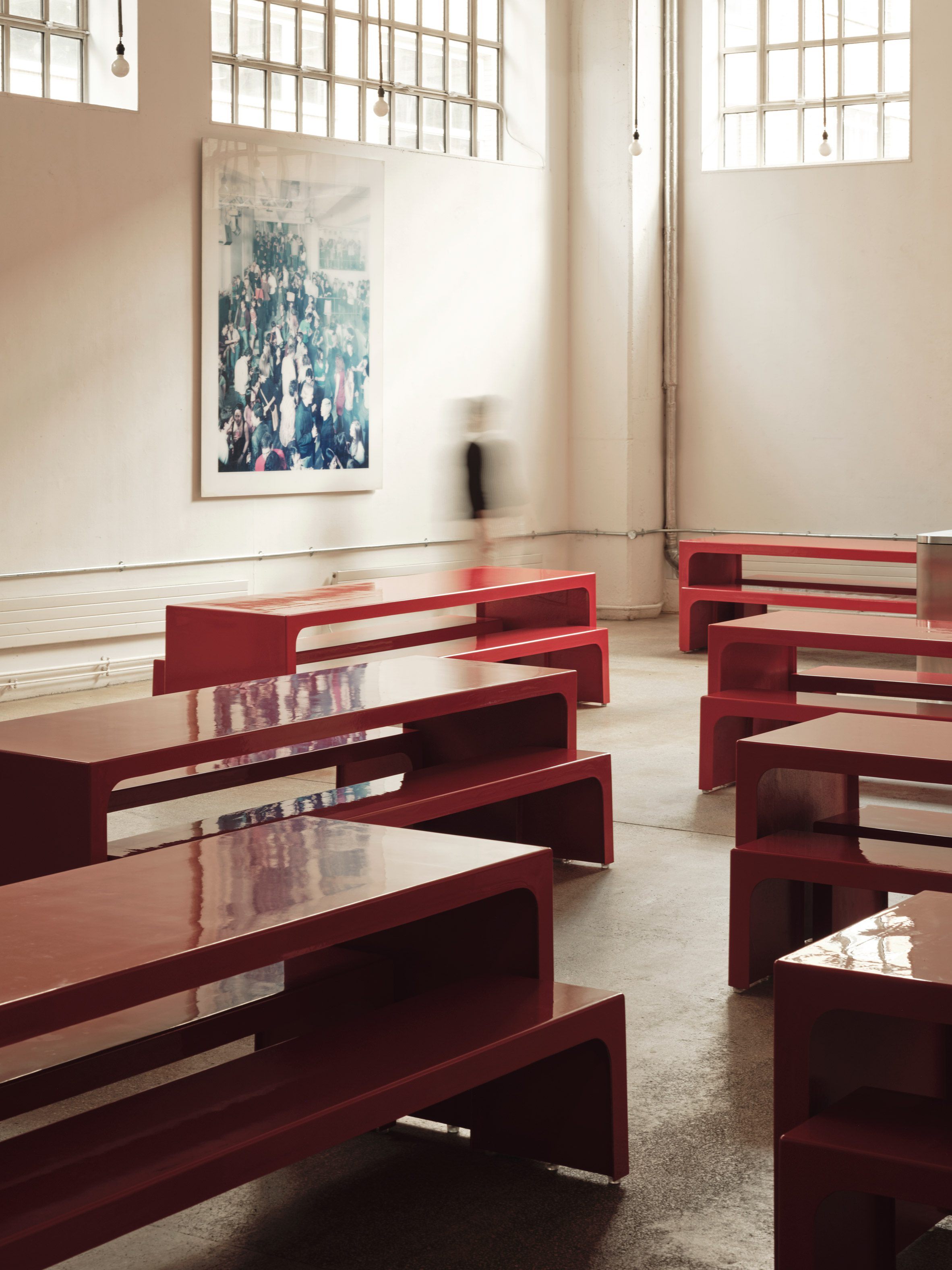 Holloway Li为Mother London办公室配备了色彩鲜艳的家具|ART-Arrakis | 建筑室内设计的创新与灵感